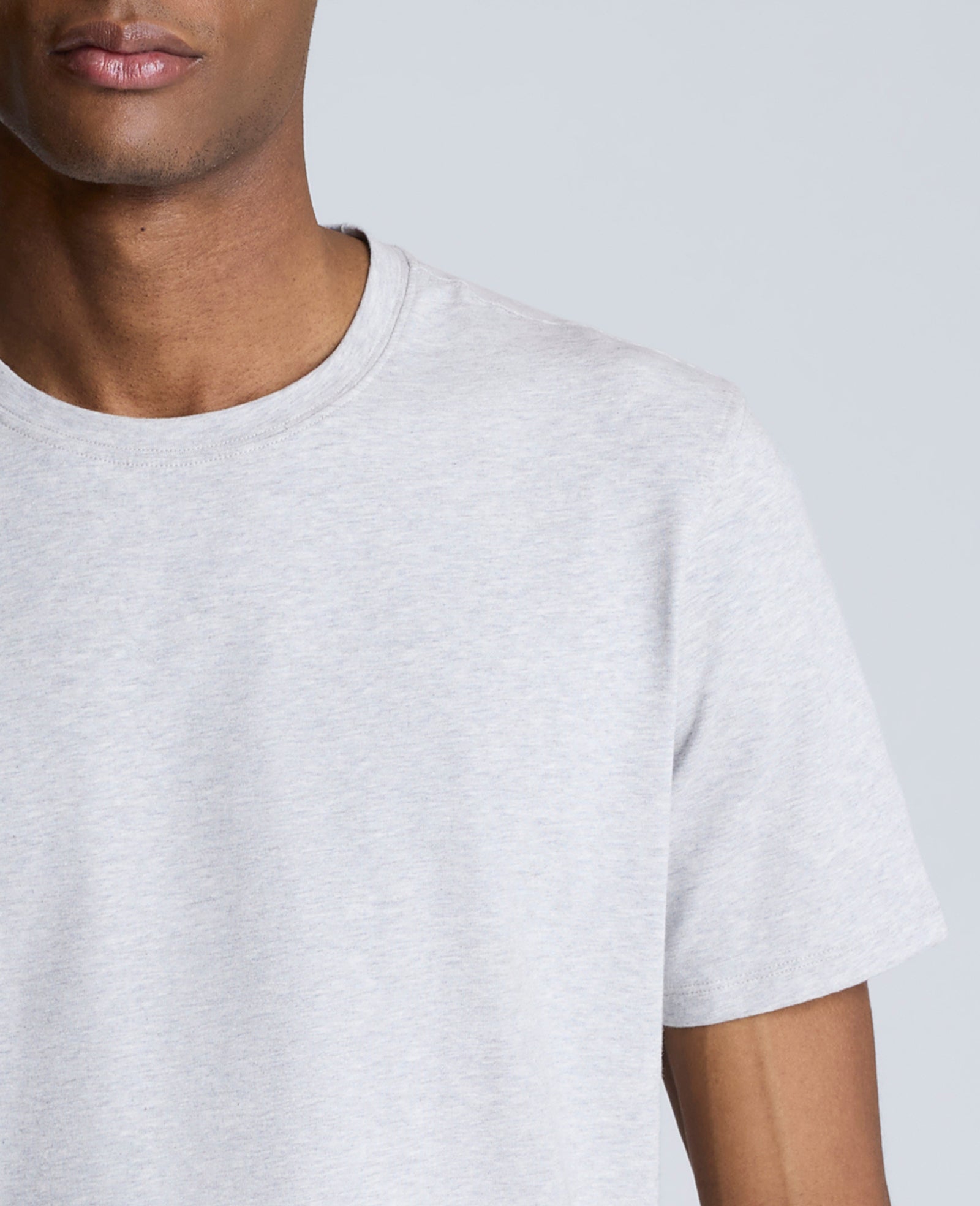 Kenneth Cole Reaction Clothing Performance Crew Neck T-Shirt maglietta grigio mélange elasticizzata