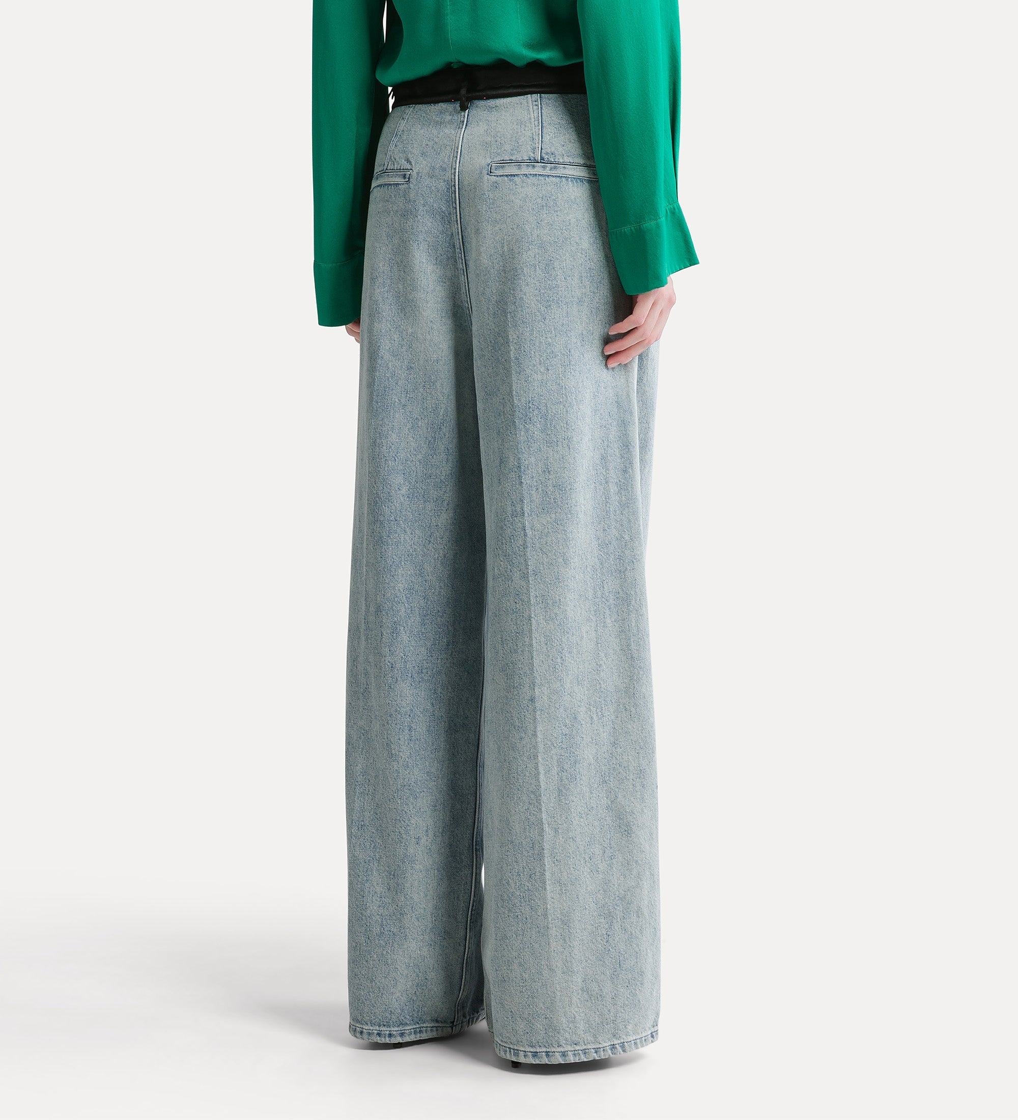 Forte pantaloni denim con pinces gamba larga grigio