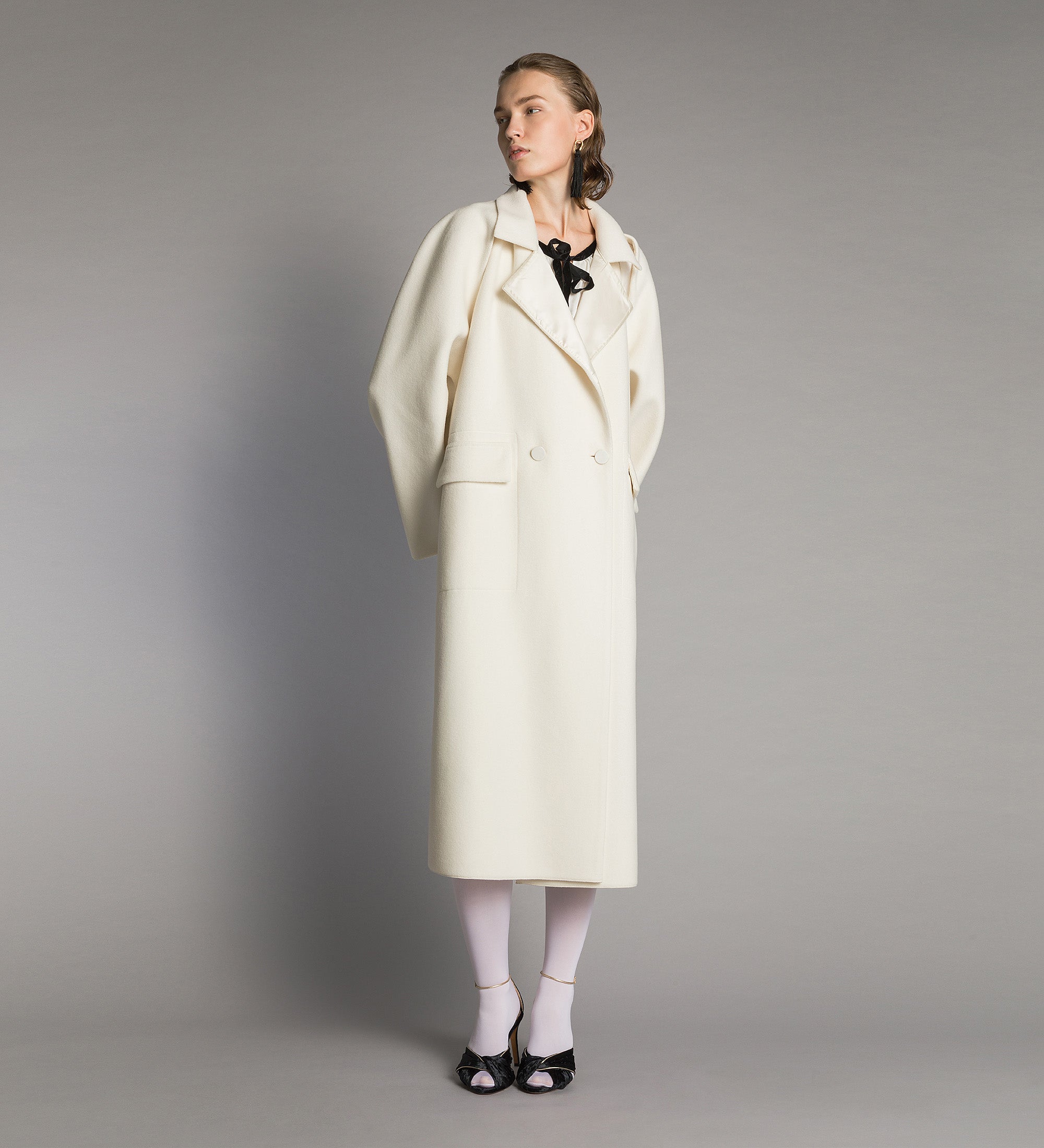 Forte capispalla e kimono long double-breasted cape-style coat cappotto bianco