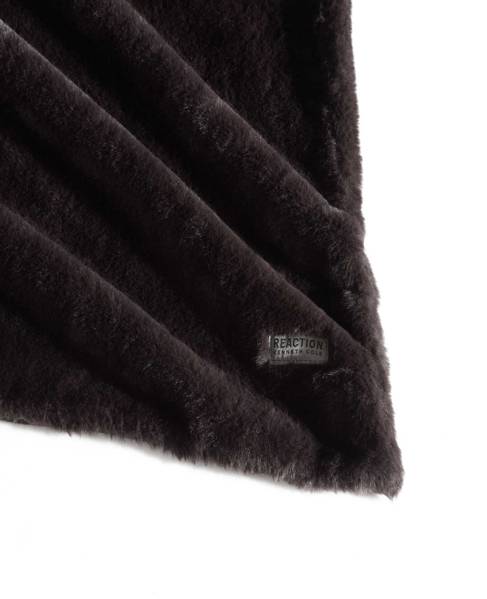 Kenneth Cole Reaction Faux Fur Solid Throw Blanket coperta marrone 127 x 152 cm ecopelliccia
