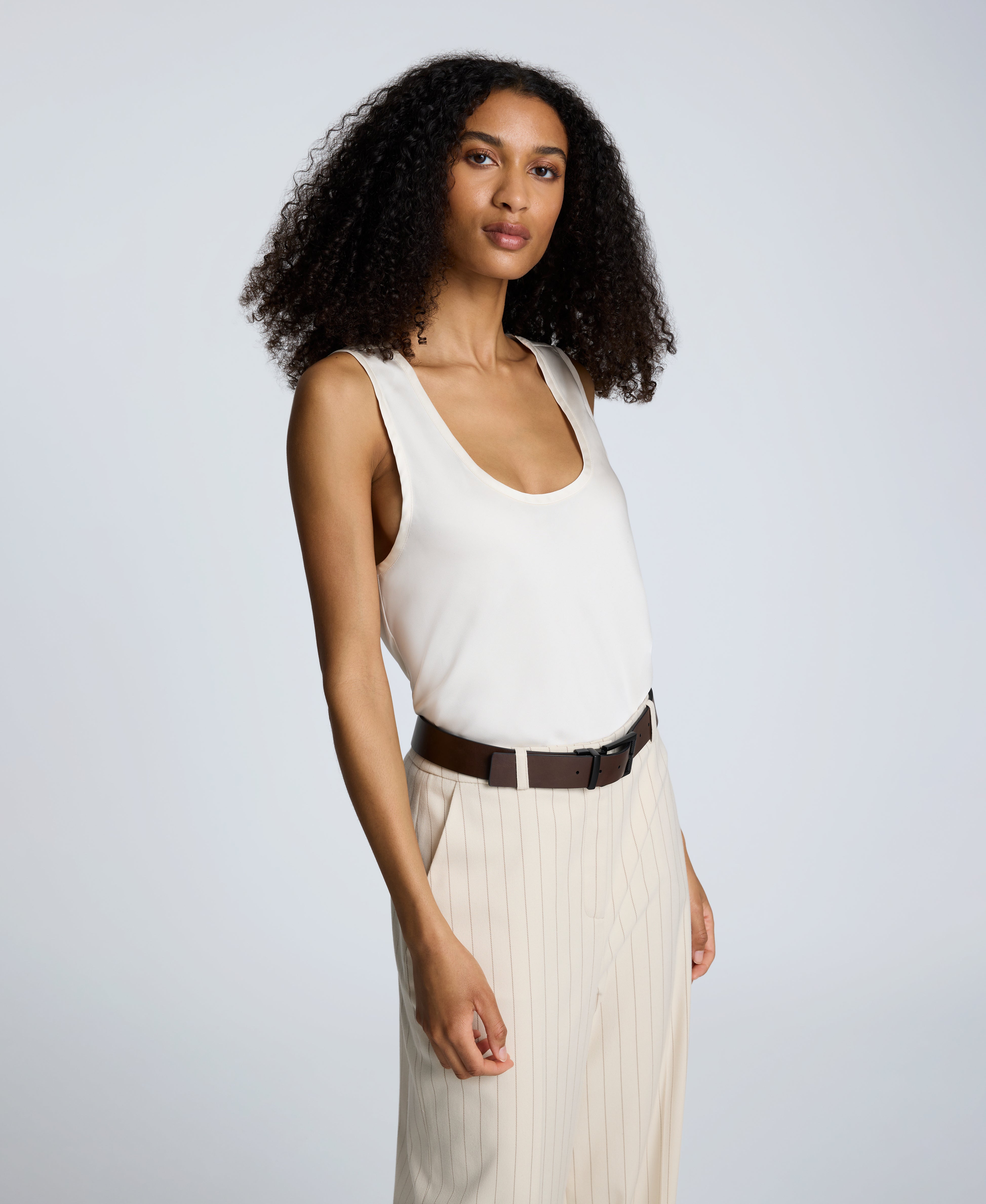 Kenneth Cole Reaction Clothing Satin Scoop Neck Tank canotta Oyster XS in raso