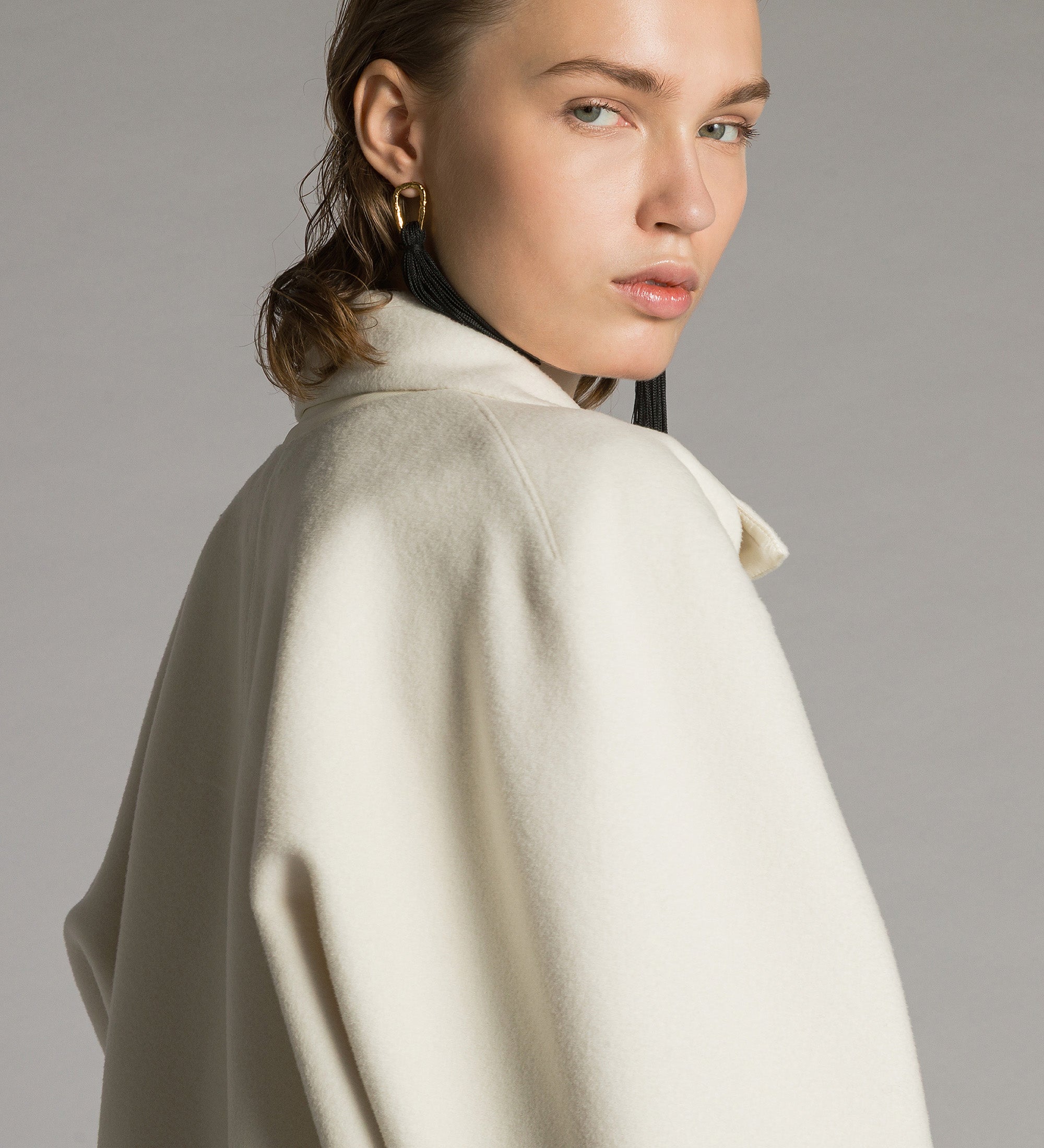 Forte capispalla e kimono long double-breasted cape-style coat cappotto bianco
