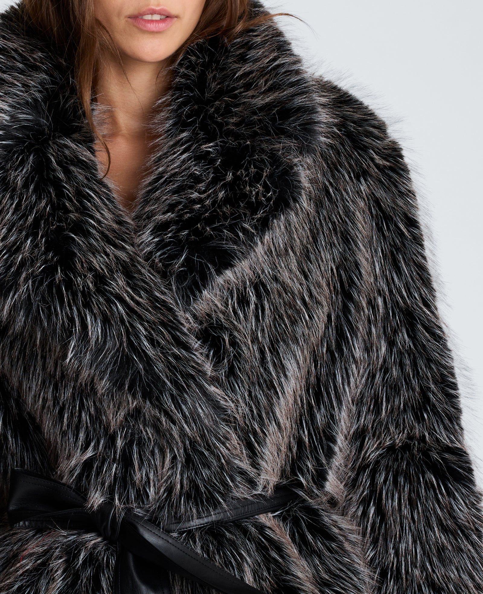 Kenneth Cole Reaction Clothing Midi Fur Jacket with Contrast Belt giacca nera ecopelliccia