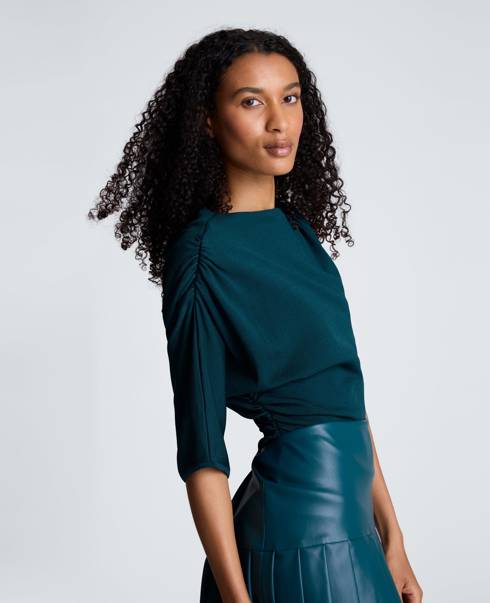 Kenneth Cole Reaction Clothing Asymmetrical Drape Neck Jersey Sweater maglia verde petrolio