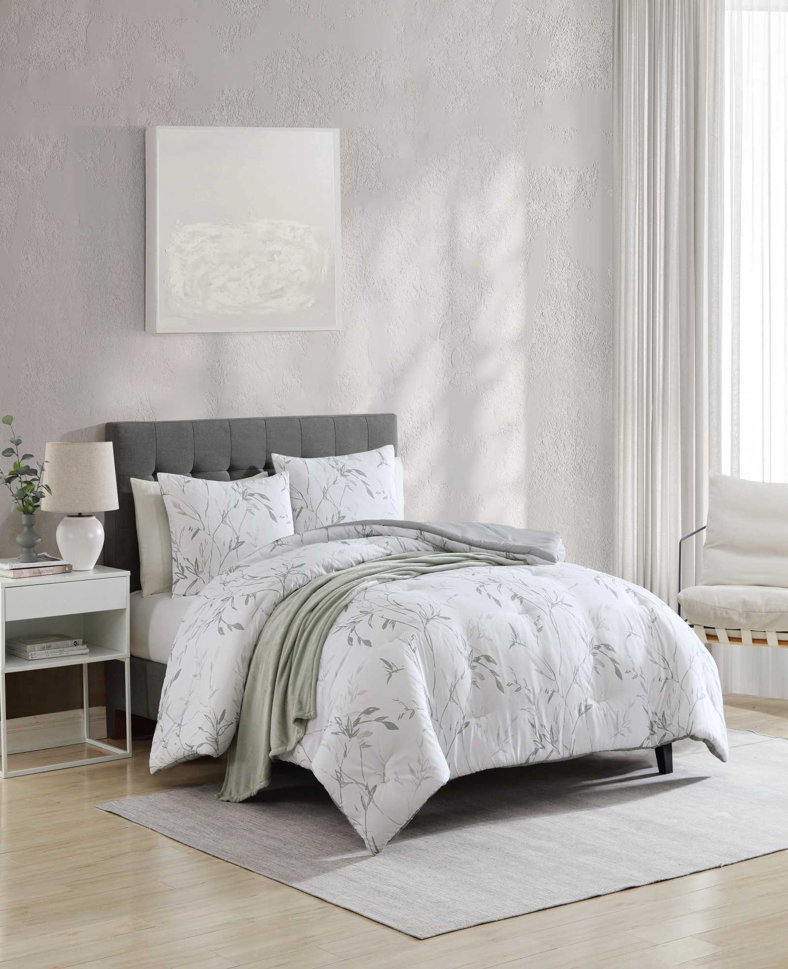 Kenneth Cole Reaction Home & Bedding Ink Wash Vine Comforter + Sham Set set piumone verde