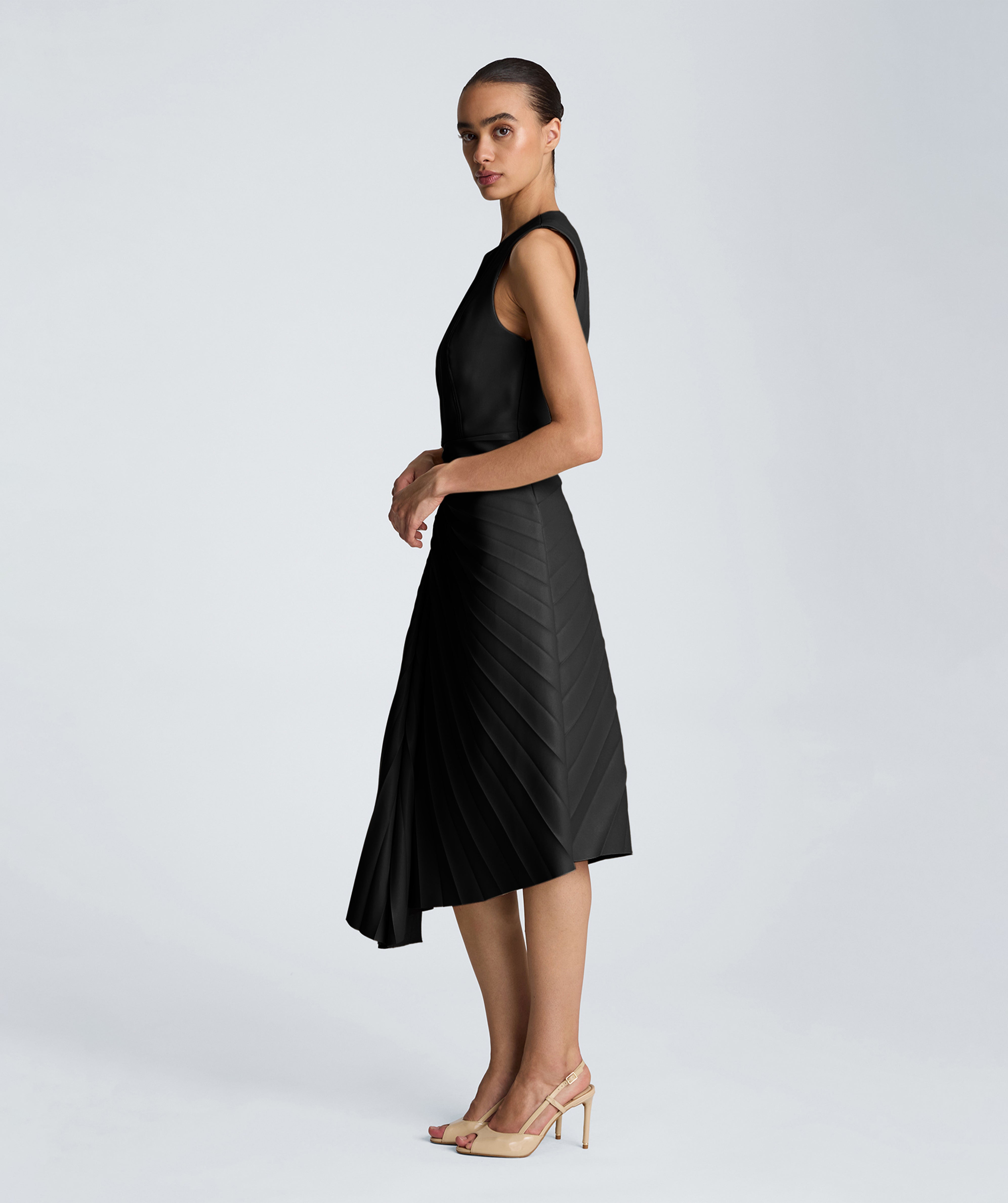 Kenneth Cole Reaction Sunburst Pleat Midi Dress abito midi nero