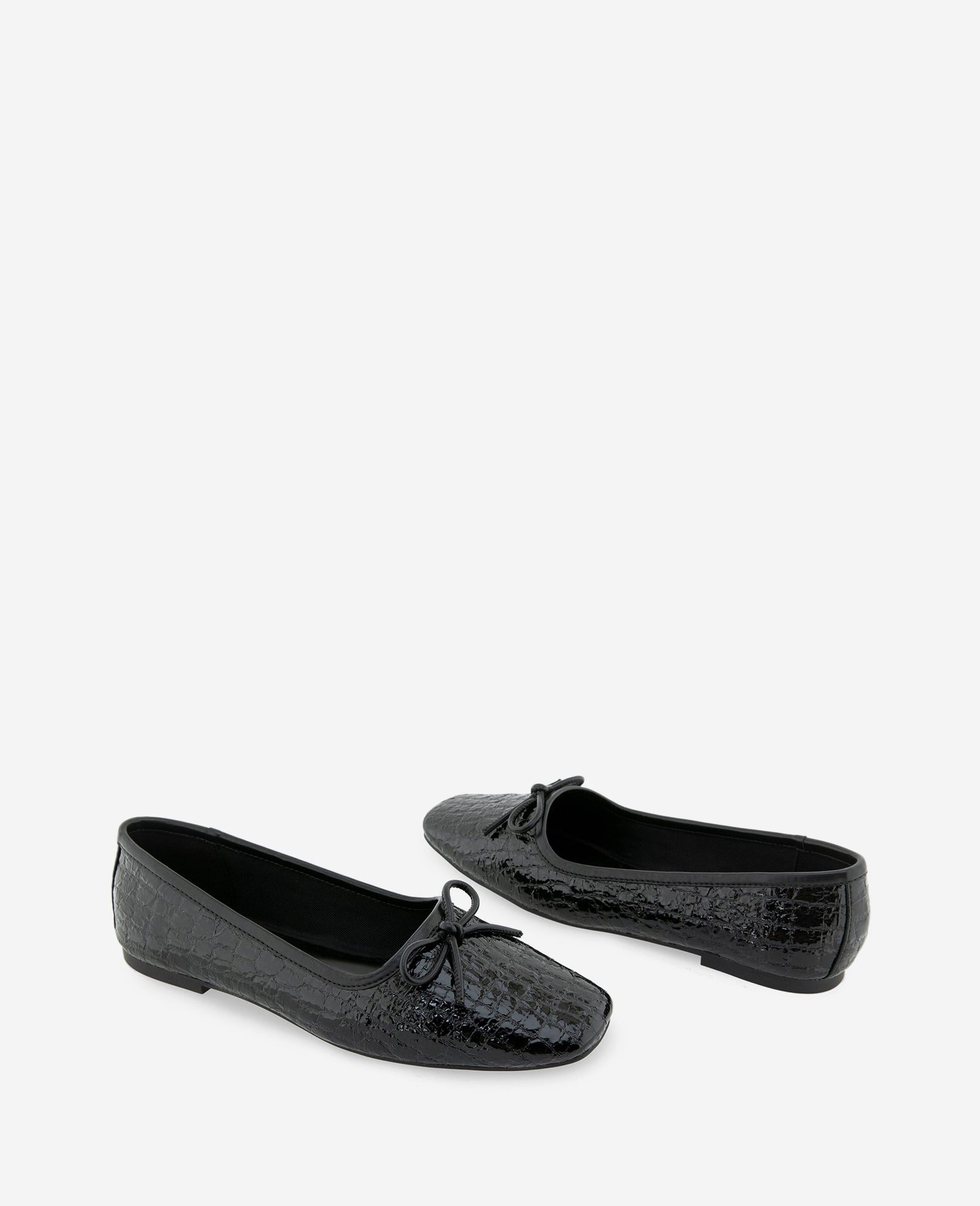 Kenneth Cole Reaction Shoes Carriah Embossed Croco Bow Tie ballerine nere