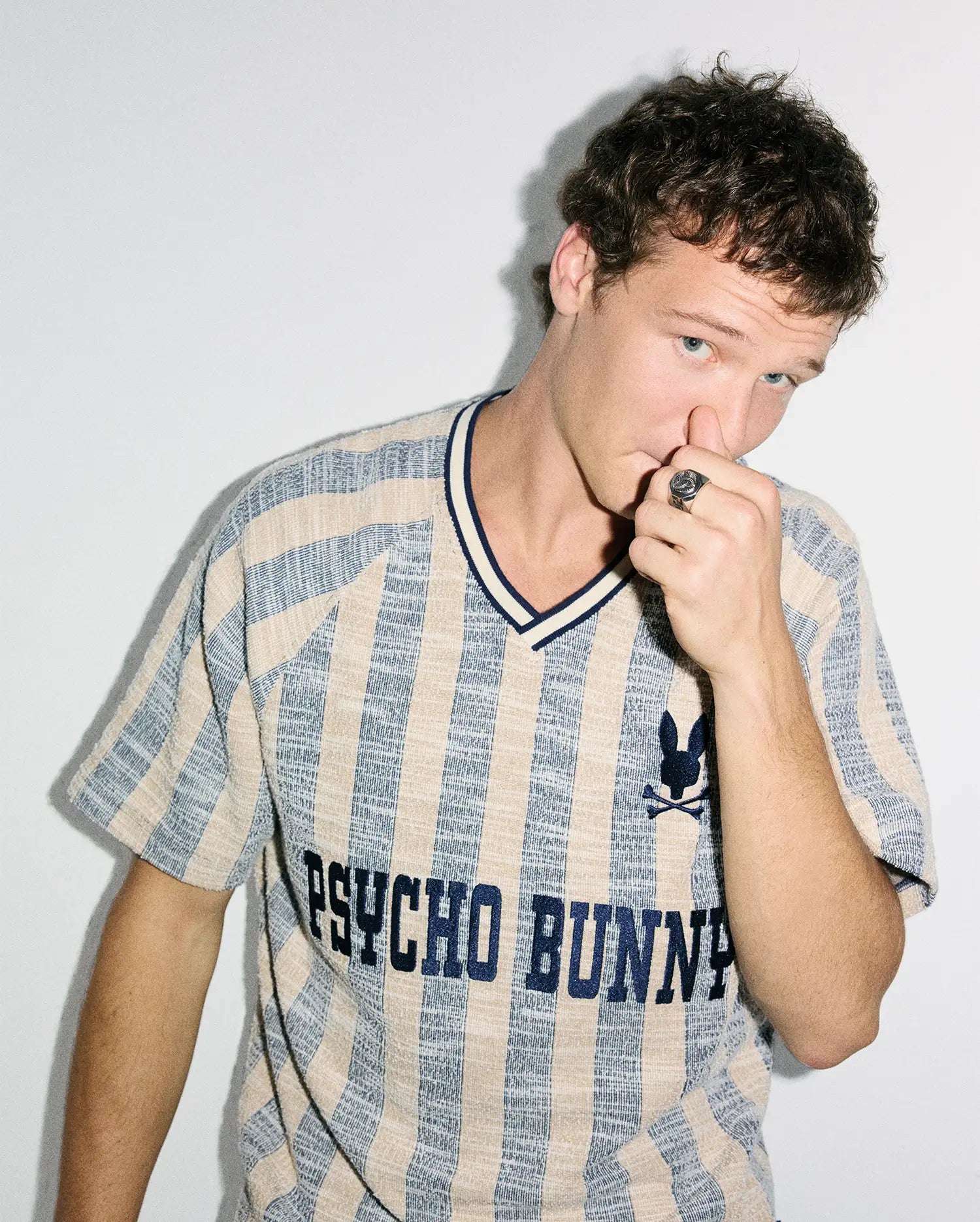 Psycho Bunny Men's Tees Nathaniel Raglan Stripe Jersey maglietta blu 423, righe