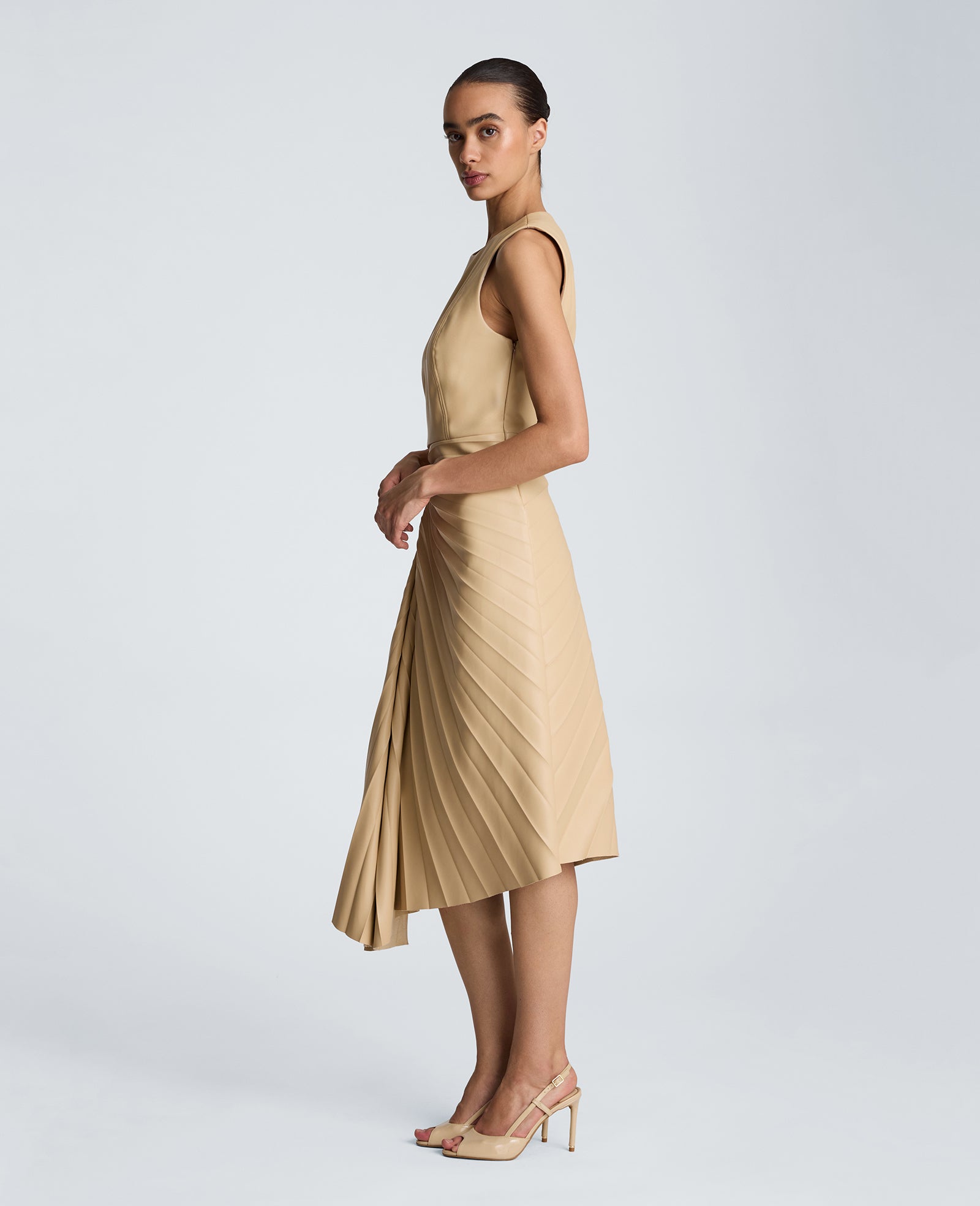 Kenneth Cole Reaction Clothing Sunburst Pleat Midi Dress abito midi biscotti 100% poliestere