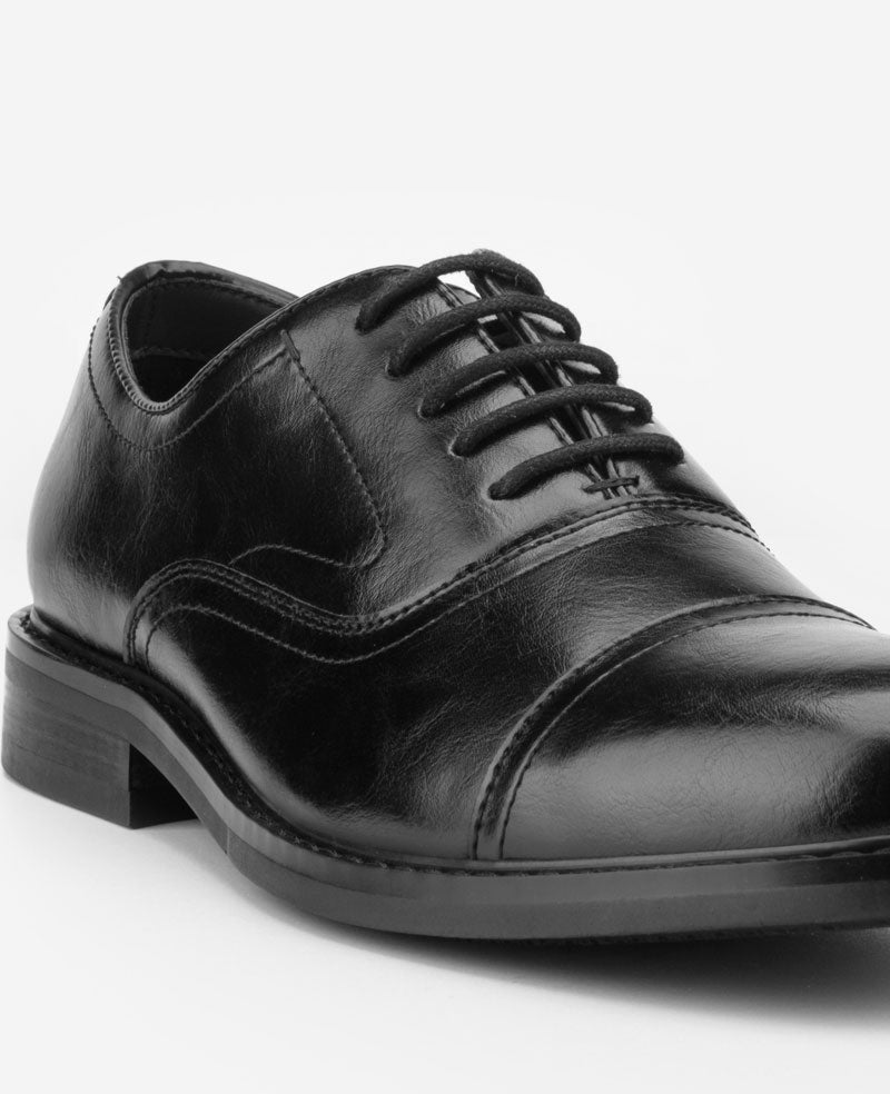Kenneth Cole Reaction Lawstin Cap Toe Oxford scarpe nere con soletta rimovibile