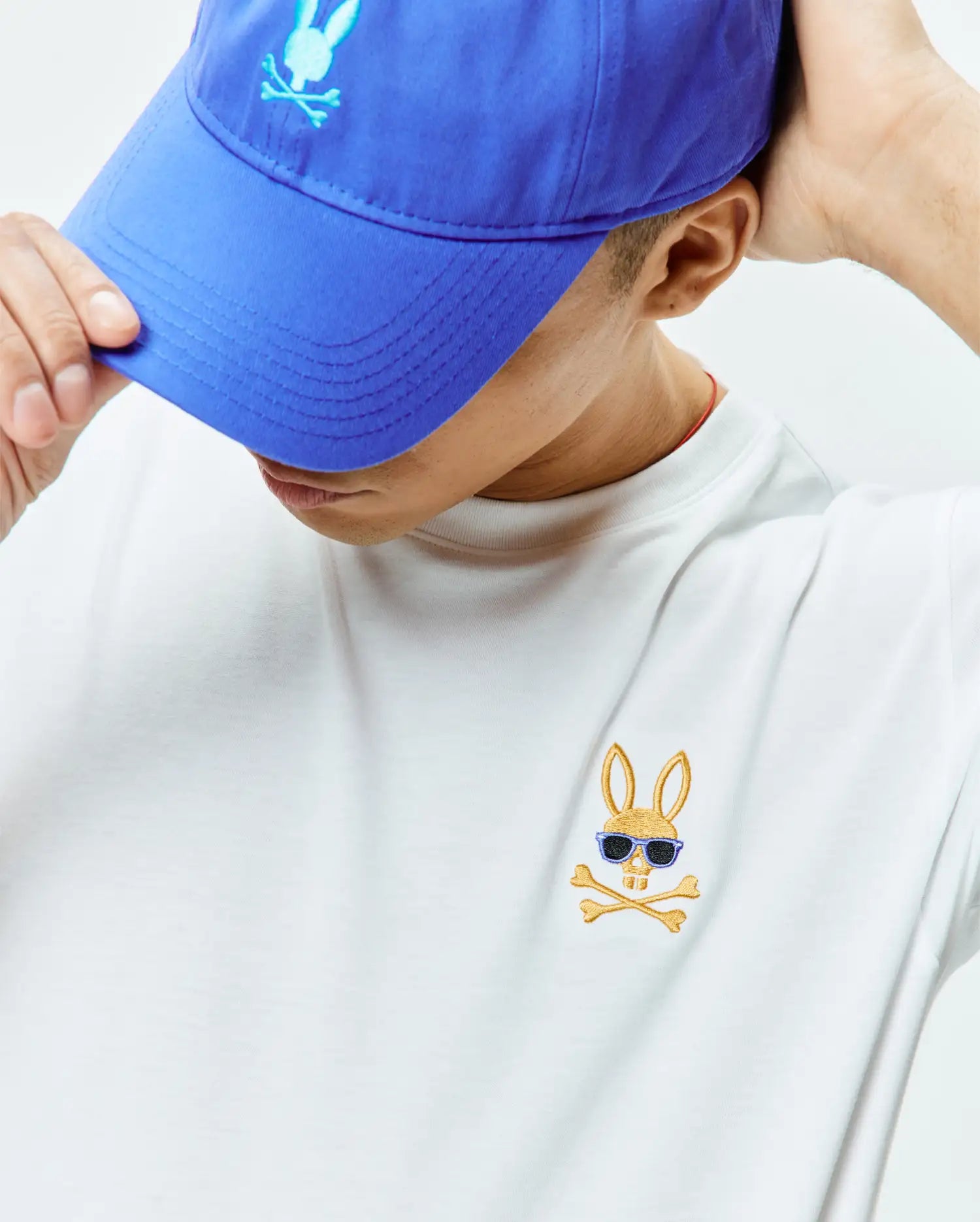 Psycho Bunny Men's Tees Sunny Chest Graphic Tee MT0200278 T-shirt bianca ricamata