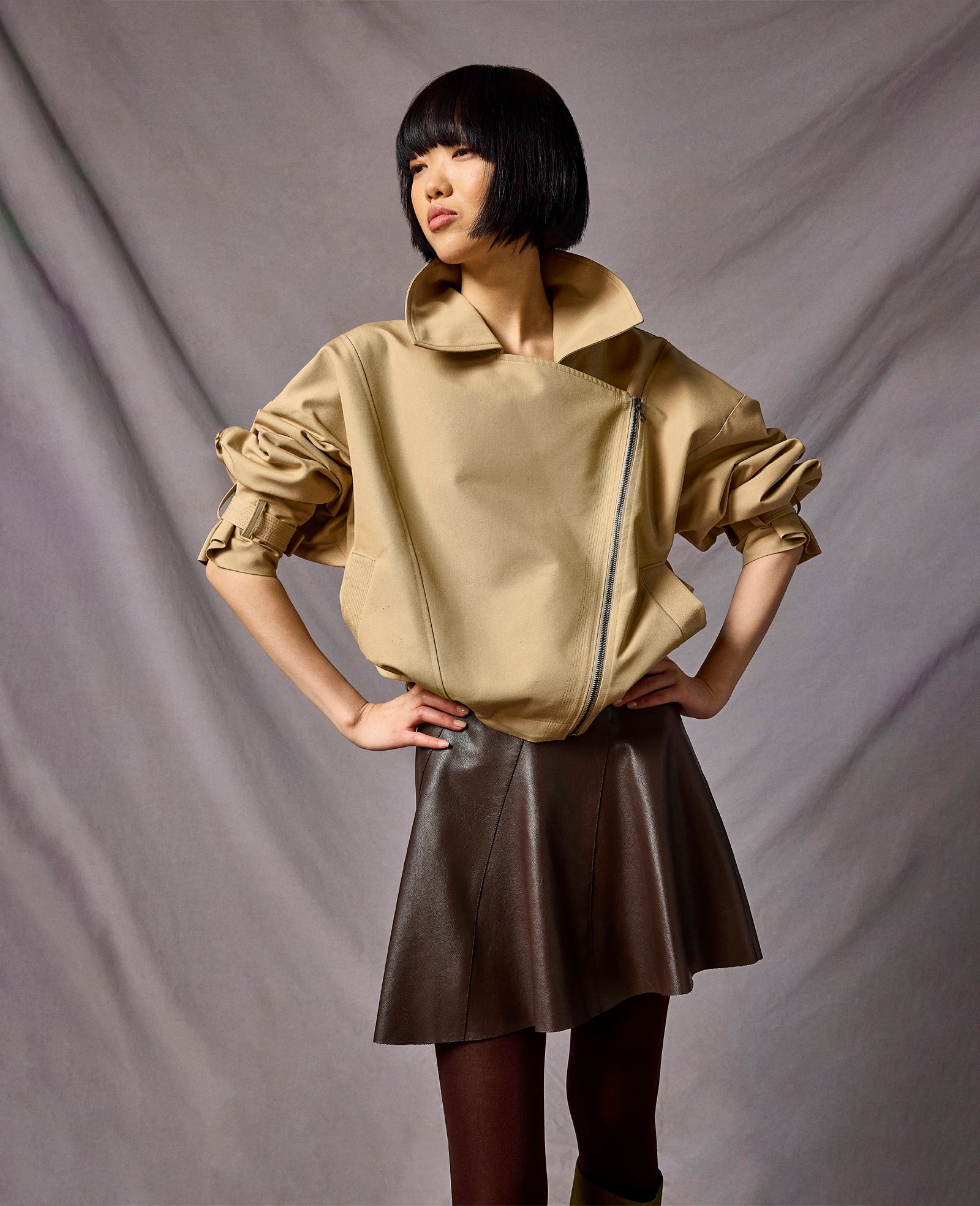 Kenneth Cole Reaction Clothing Side Zip Seam Flare Skirt gonna mini marrone in similpelle