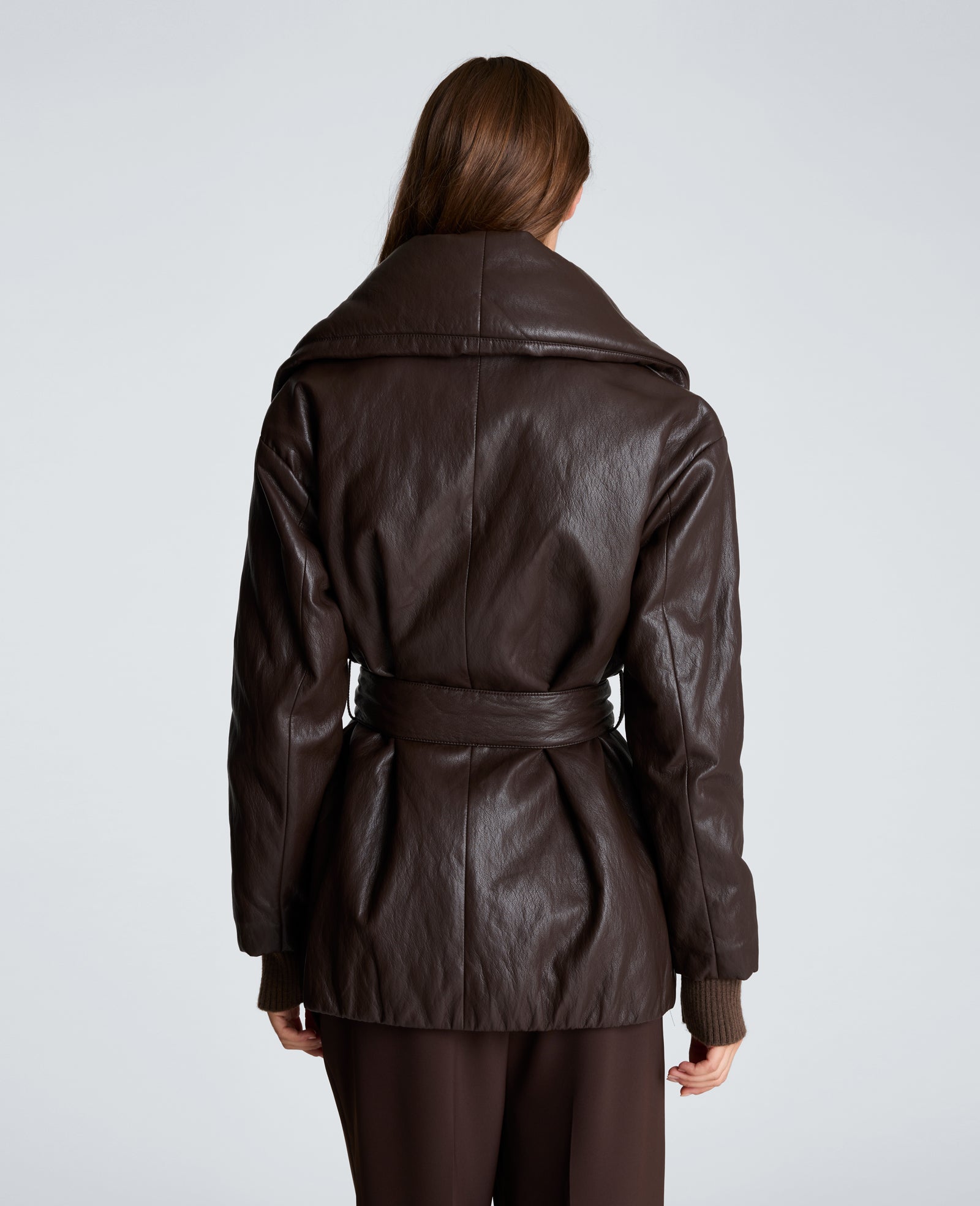Kenneth Cole Reaction Clothing Faux Leather Belted Robe Coat cappotto Chocolate, oversize
