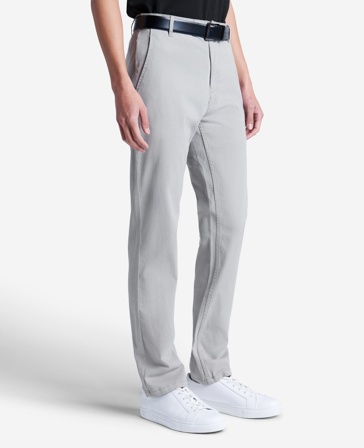 Kenneth Cole Reaction Clothing Slim-Fit Tech Chino pantaloni grigi slim