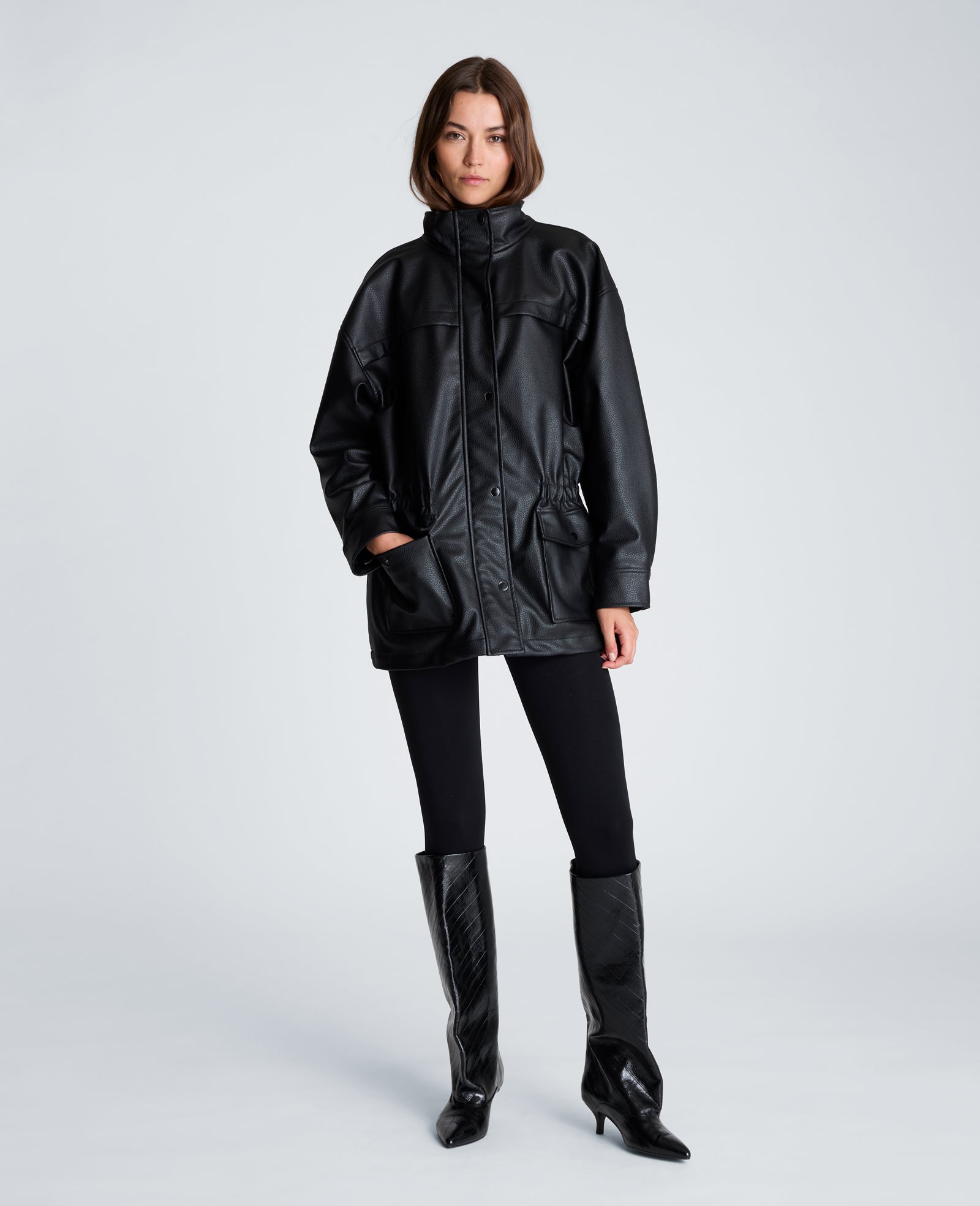 Kenneth Cole Reaction Clothing Cinch Waist Jacket with Flap Pockets giacca nera in similpelle