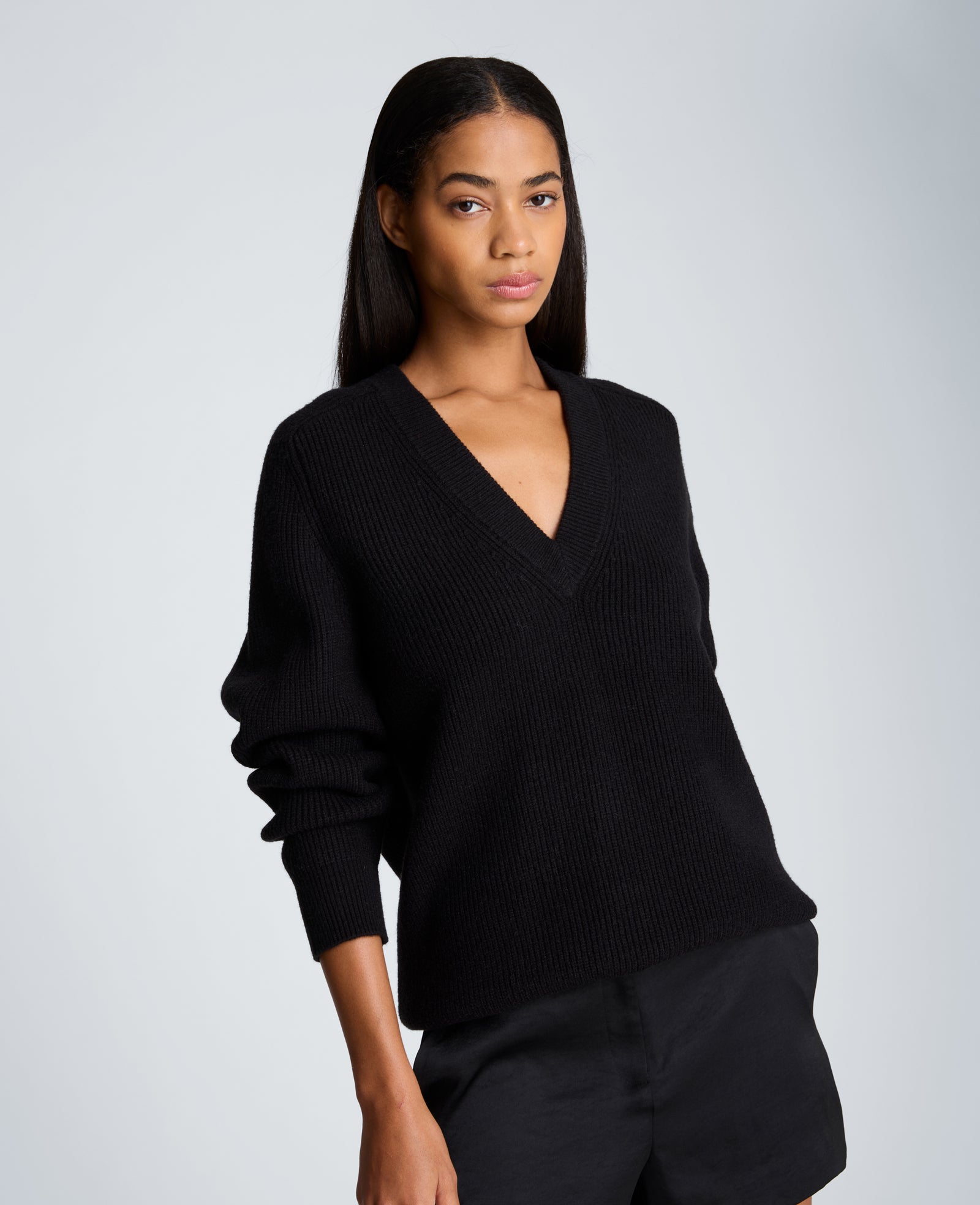 Kenneth Cole Reaction Clothing Oversized V-Neck Raglan Sweater maglione nero