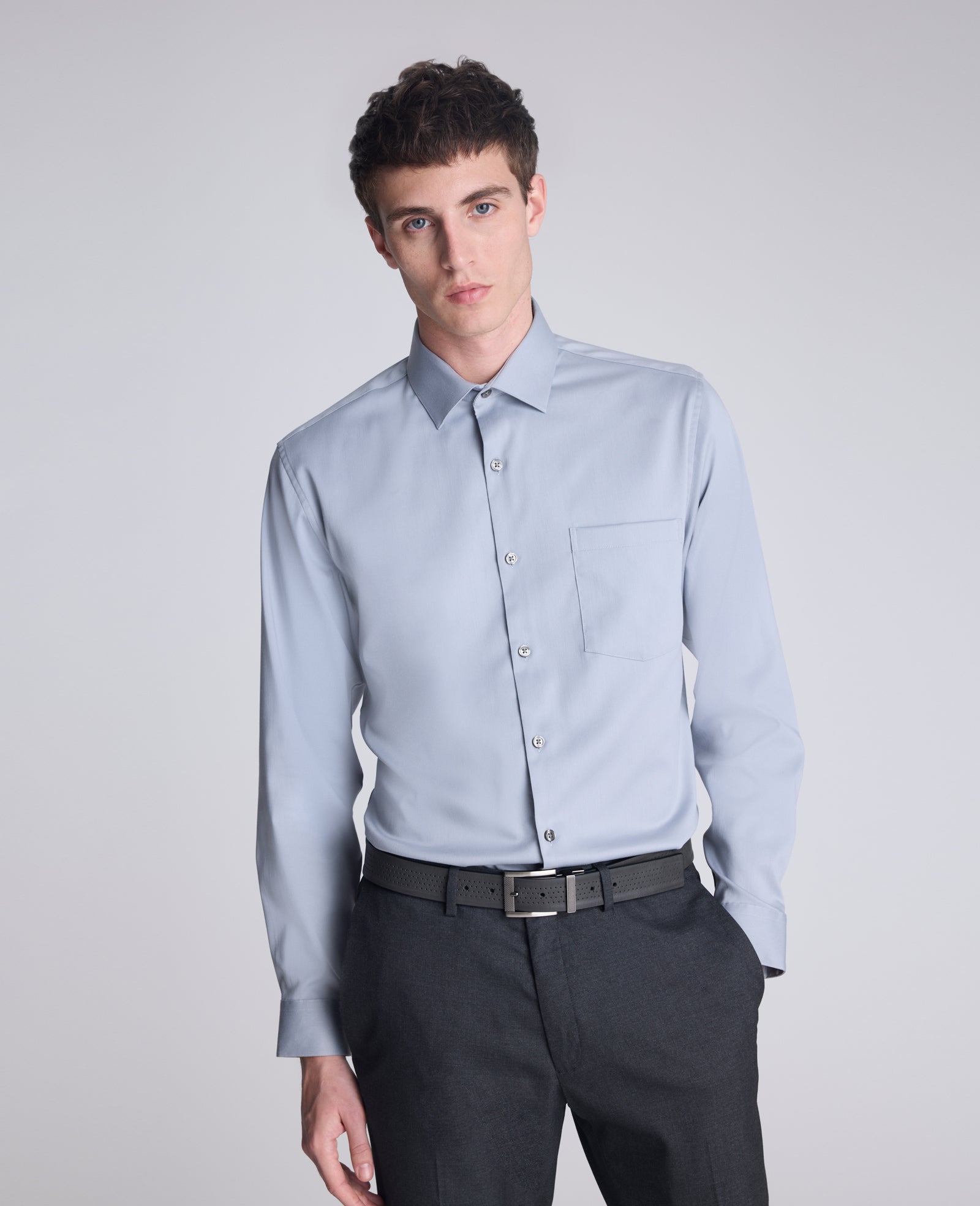 Kenneth Cole Reaction Clothing REACTION Slim-Fit Button-Down Dress Shirt camicia grigio pietra