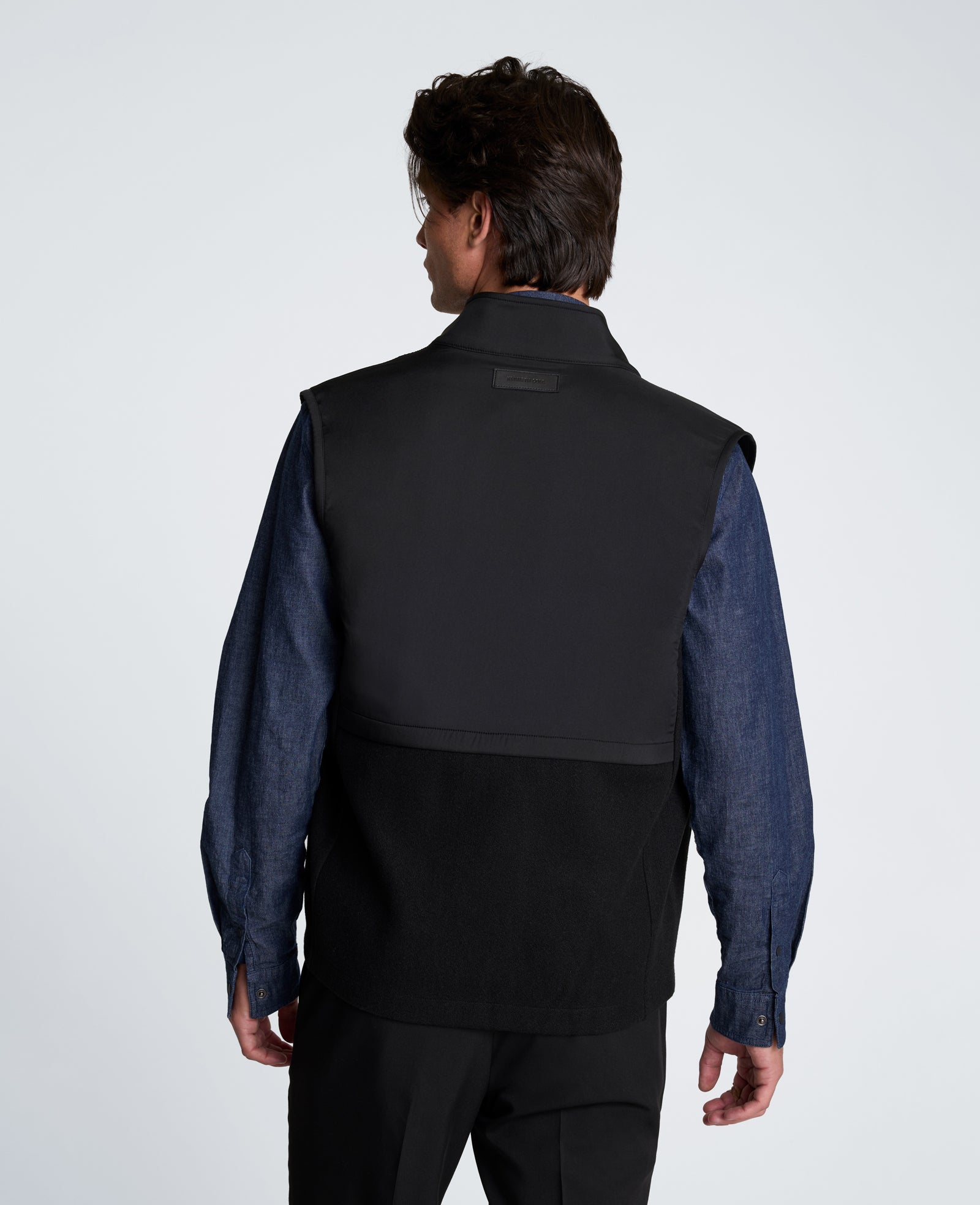 Kenneth Cole Reaction Clothing Blocked Vest gilet nero imbottito leggero