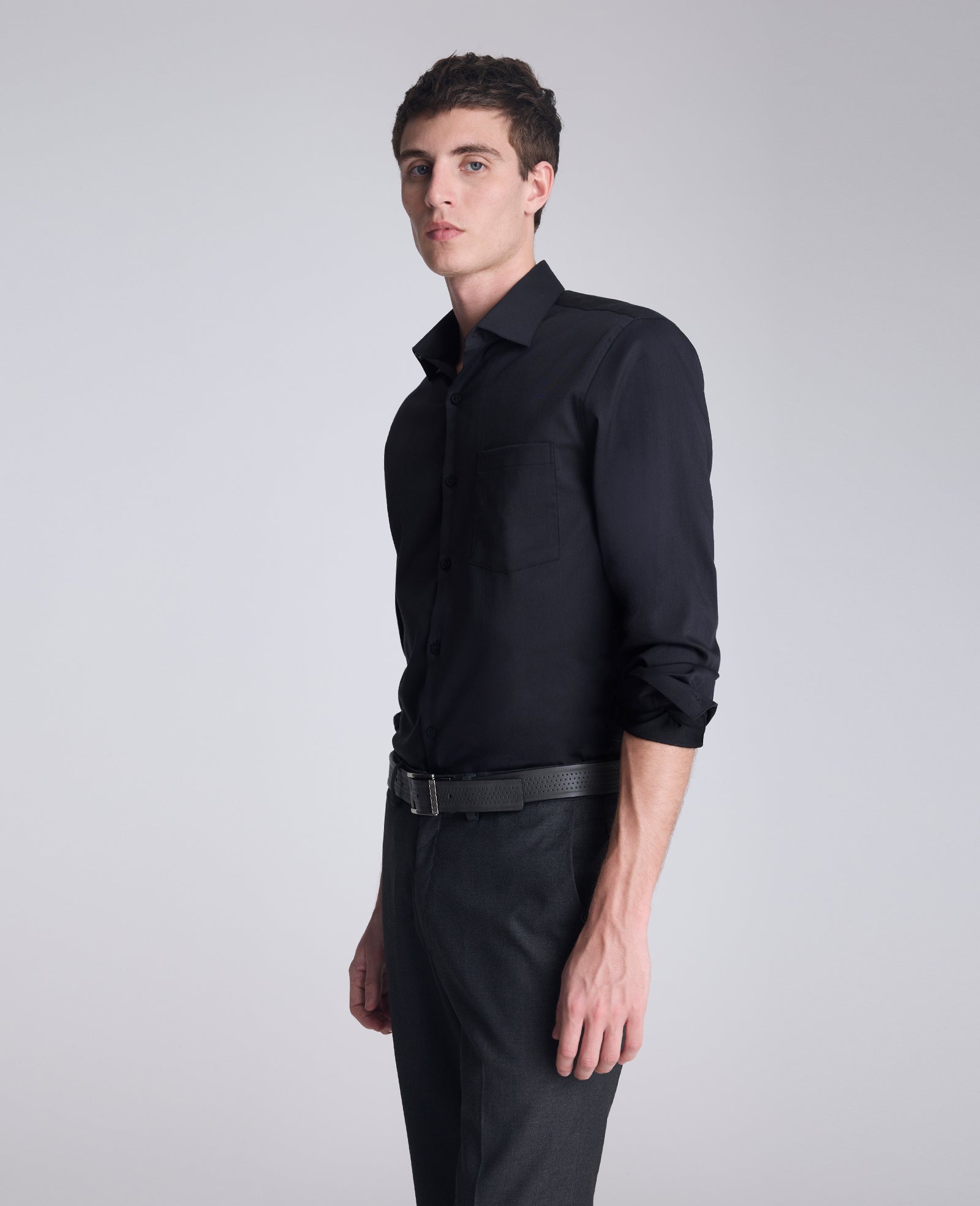 Kenneth Cole Reaction REACTION Slim-Fit Button-Down Dress Shirt camicia nera elasticizzata