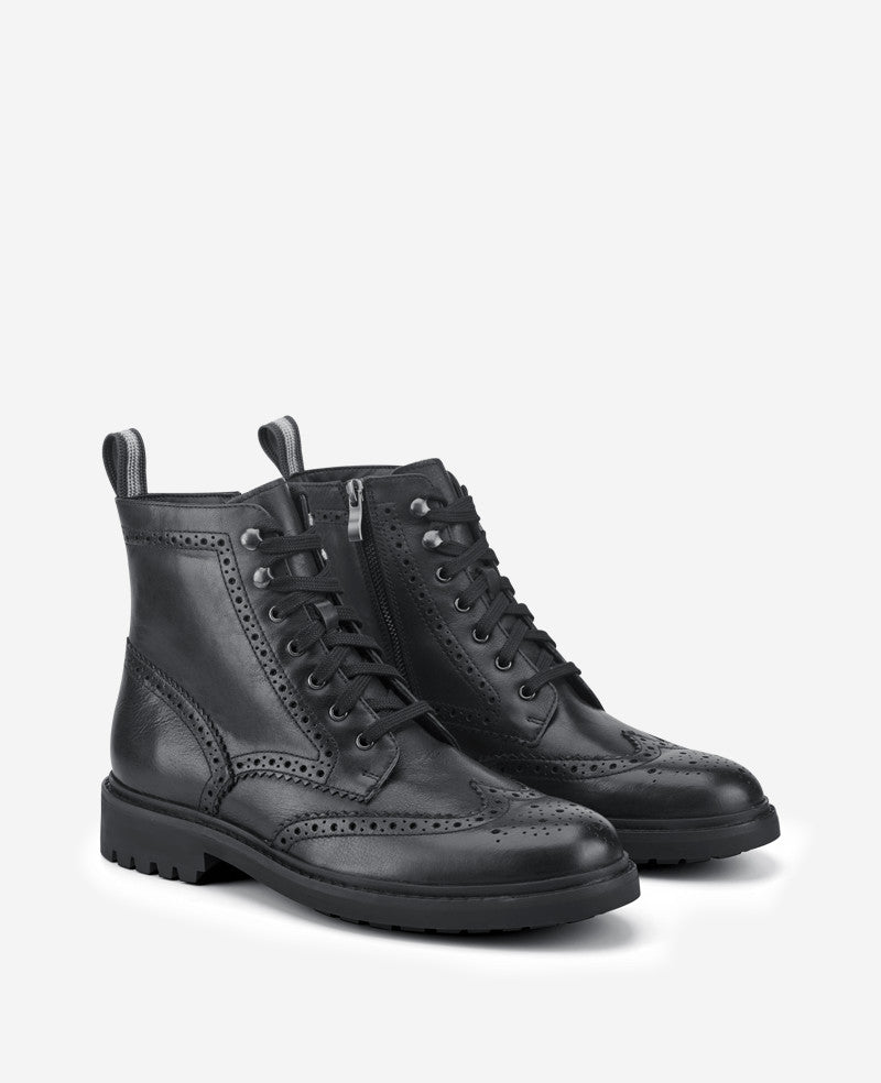 Kenneth Cole Reaction Shoes Todd Wingtip Lace Up Lug Sole Boot stivale nero in pelle