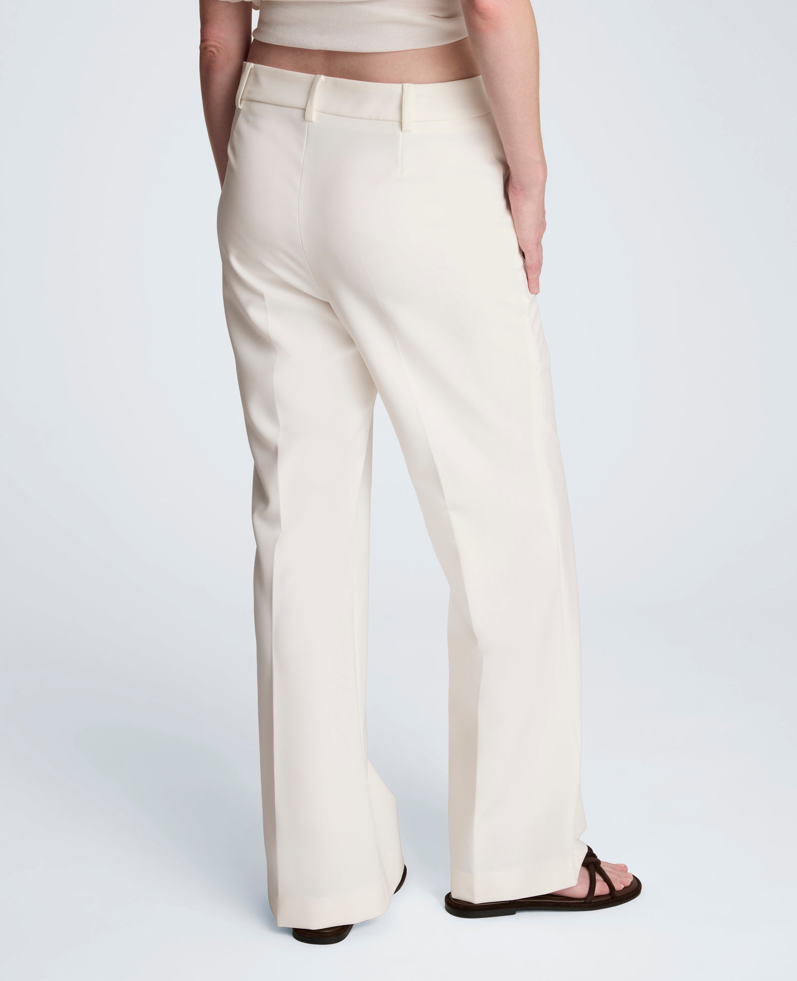 Kenneth Cole Clothing Luxe Twill Fly Front Flare Pant pantaloni bianchi vita media