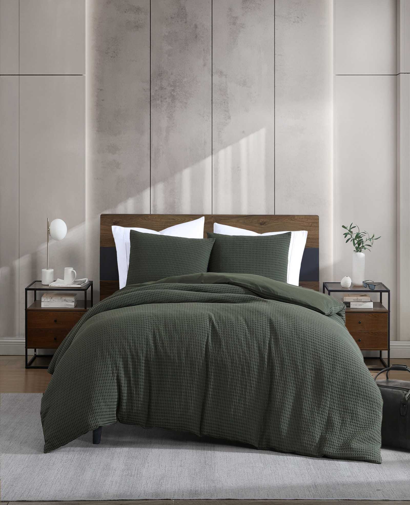 Kenneth Cole Reaction Home & Bedding Solid Waffle Comforter Set set trapunta verde