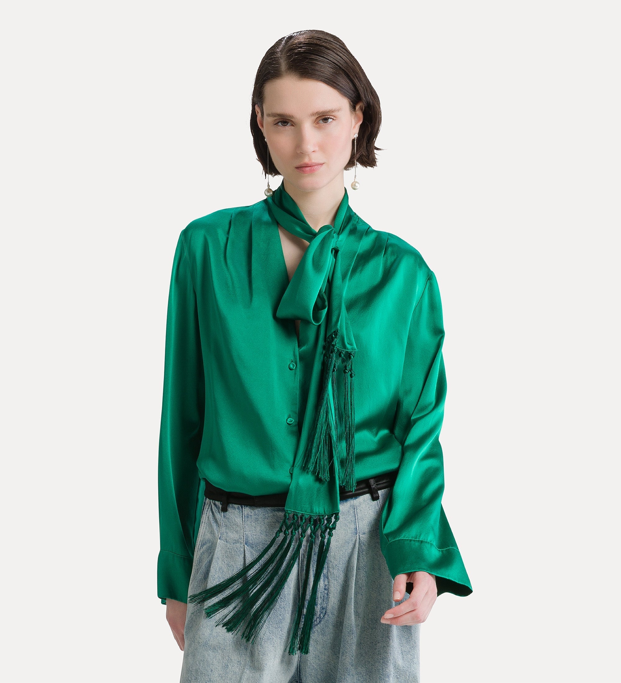 Forte camicie Camicia in raso di seta con foulard verde