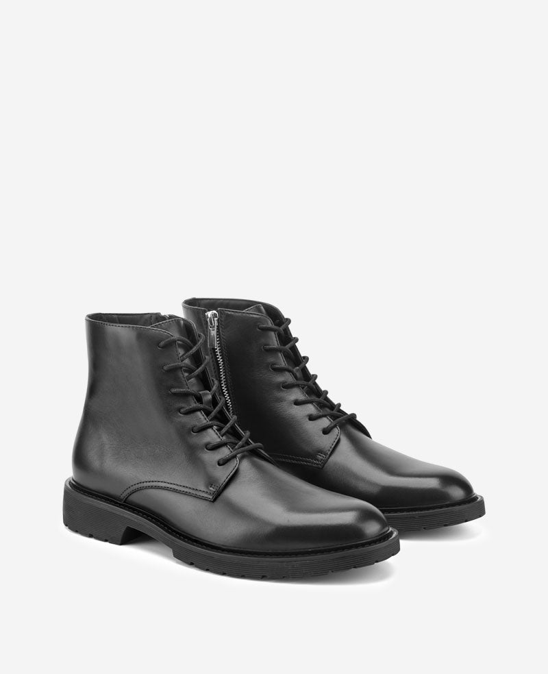 Kenneth Cole Reaction Shoes Dismon Lug Sole Combat Boot anfibi in pelle nera