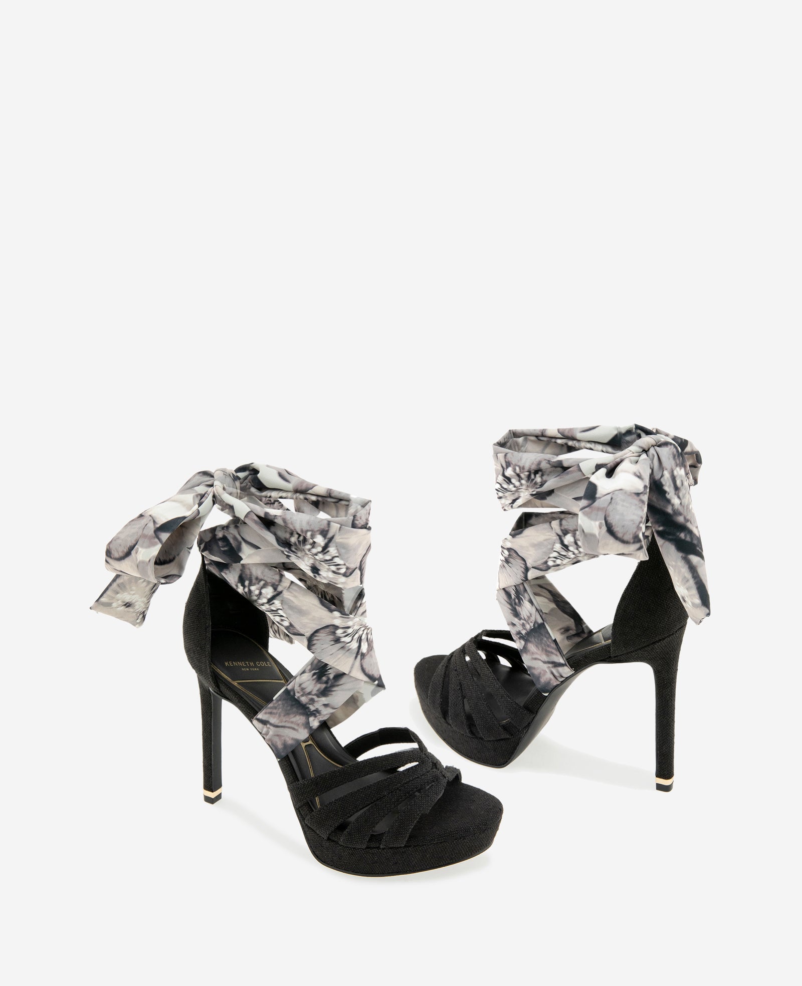 Kenneth Cole Reaction Shoes Nikkii Printed Fabric Wrap Around Platform Heel sandali neri