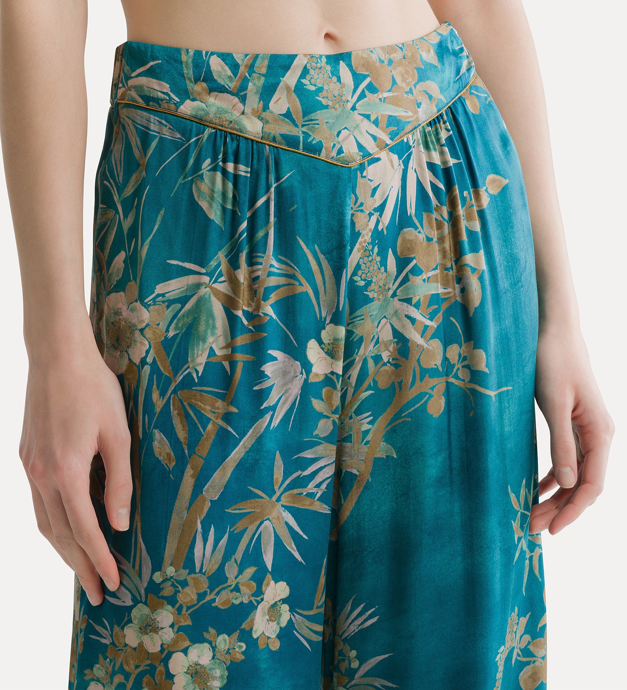 Forte pantaloni le bambou secret satin flared trousers pantaloni jade svasati