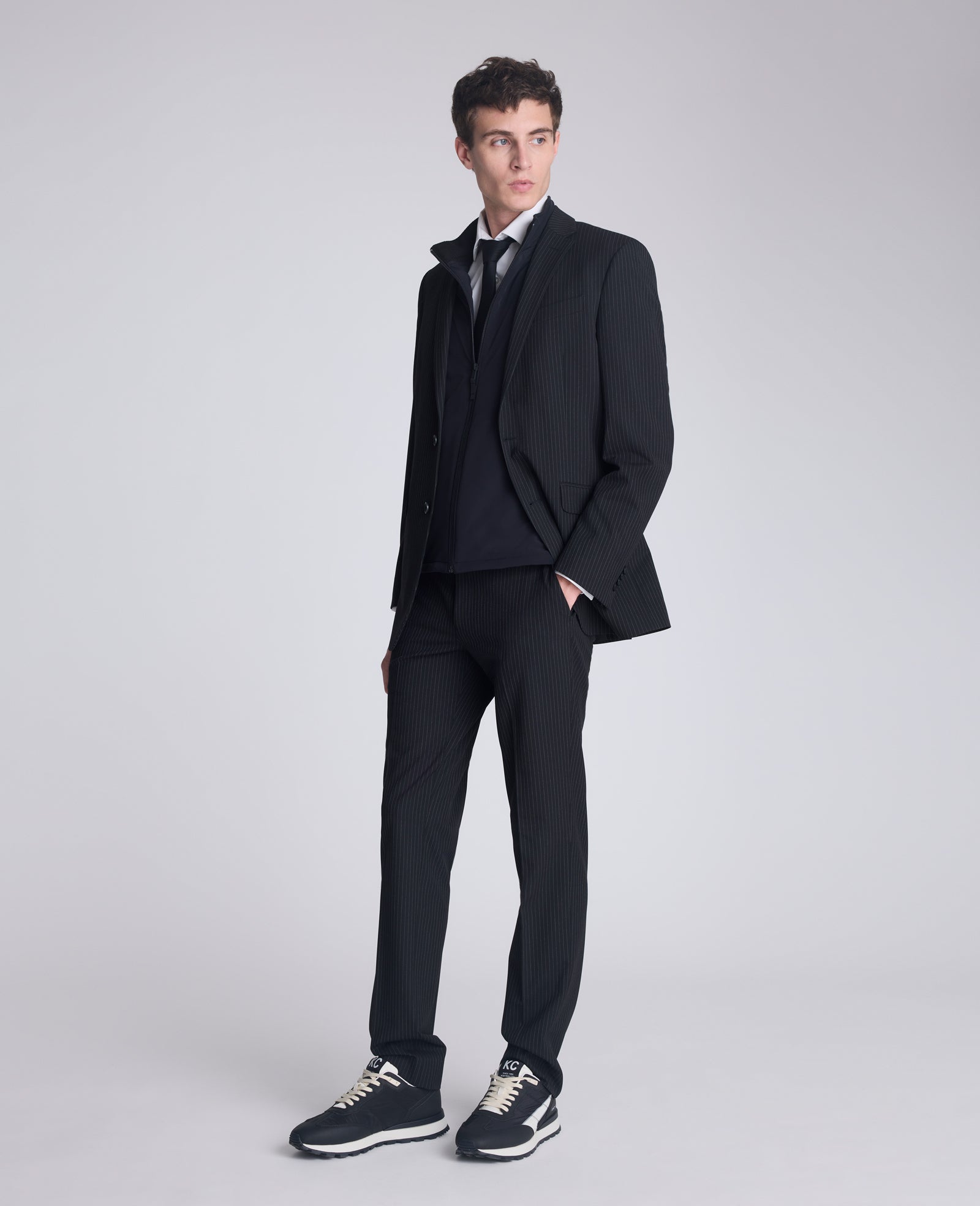 Kenneth Cole Reaction Clothing Ready Flex Slim Fit Pinstripe Nested Suit abito nero gessato slim fit