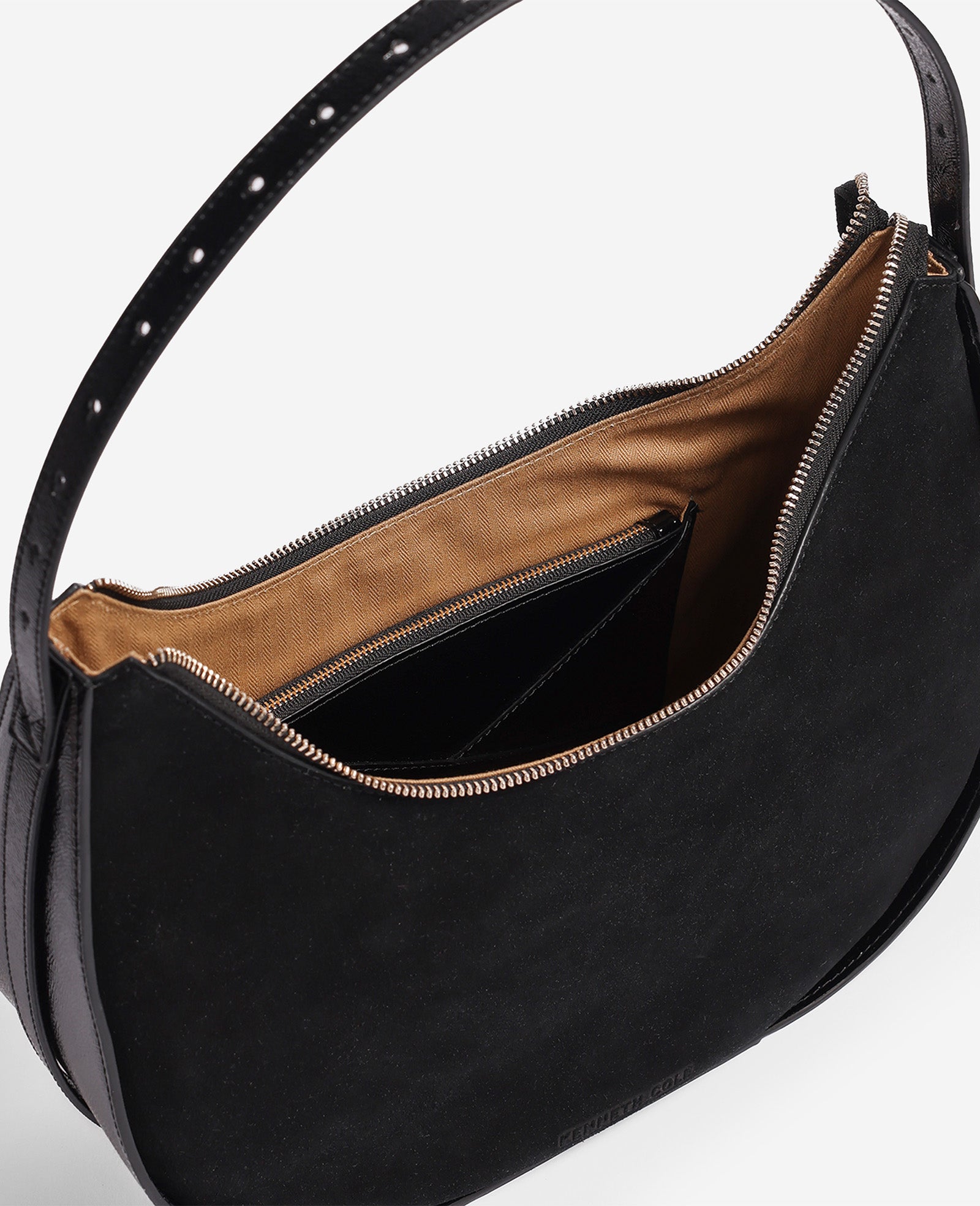 Kenneth Cole Reaction Bags Chelsea Medium Suede Hobo Bag borsa hobo nera in pelle