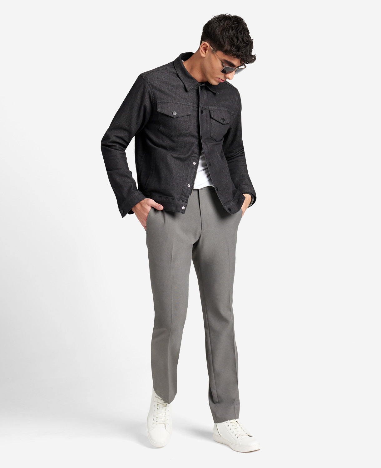 Kenneth Cole Reaction Clothing Modern-Fit Micro Check Stretch Trouser pantaloni grigi elasticizzati