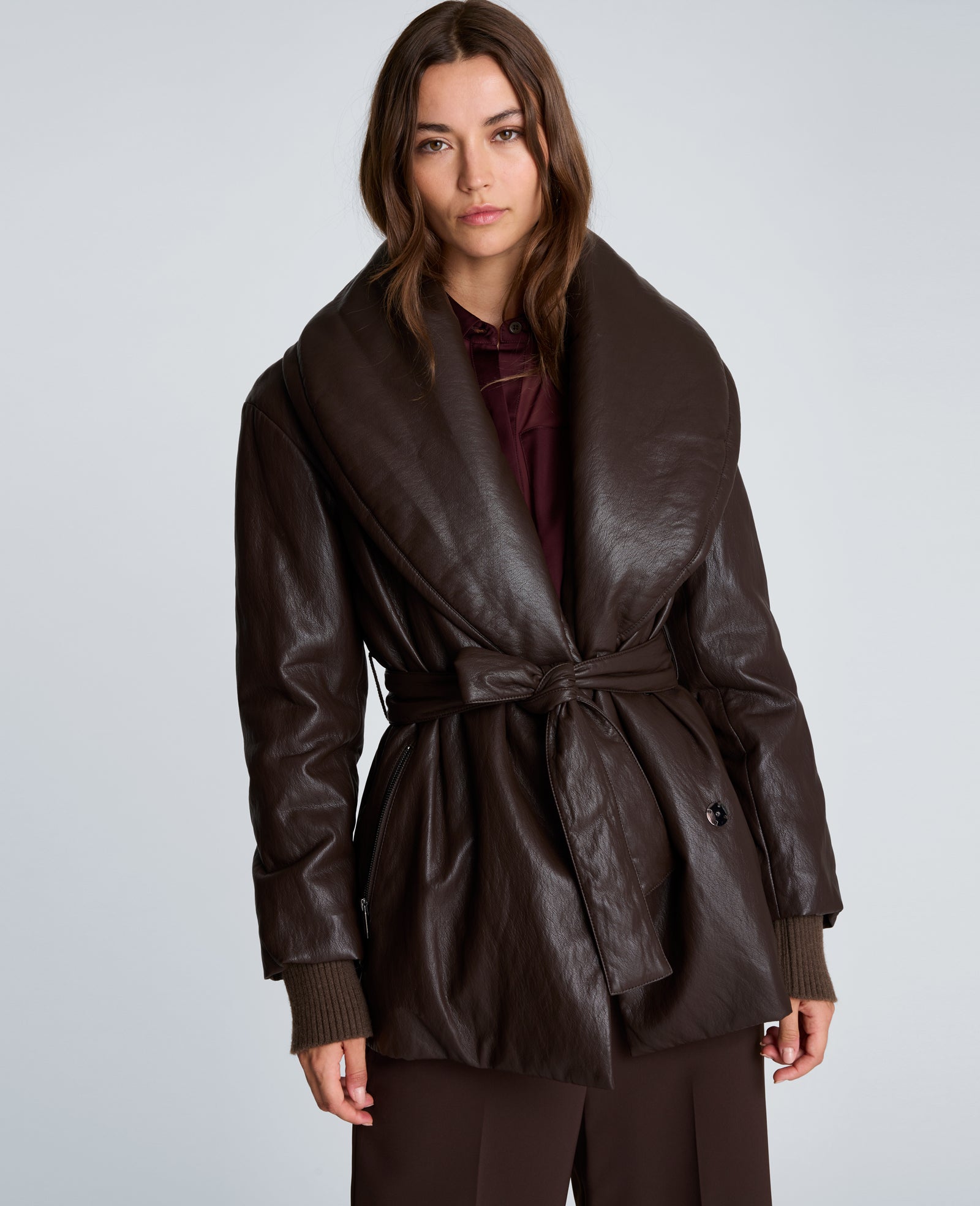 Kenneth Cole Reaction Clothing Faux Leather Belted Robe Coat cappotto Chocolate, oversize