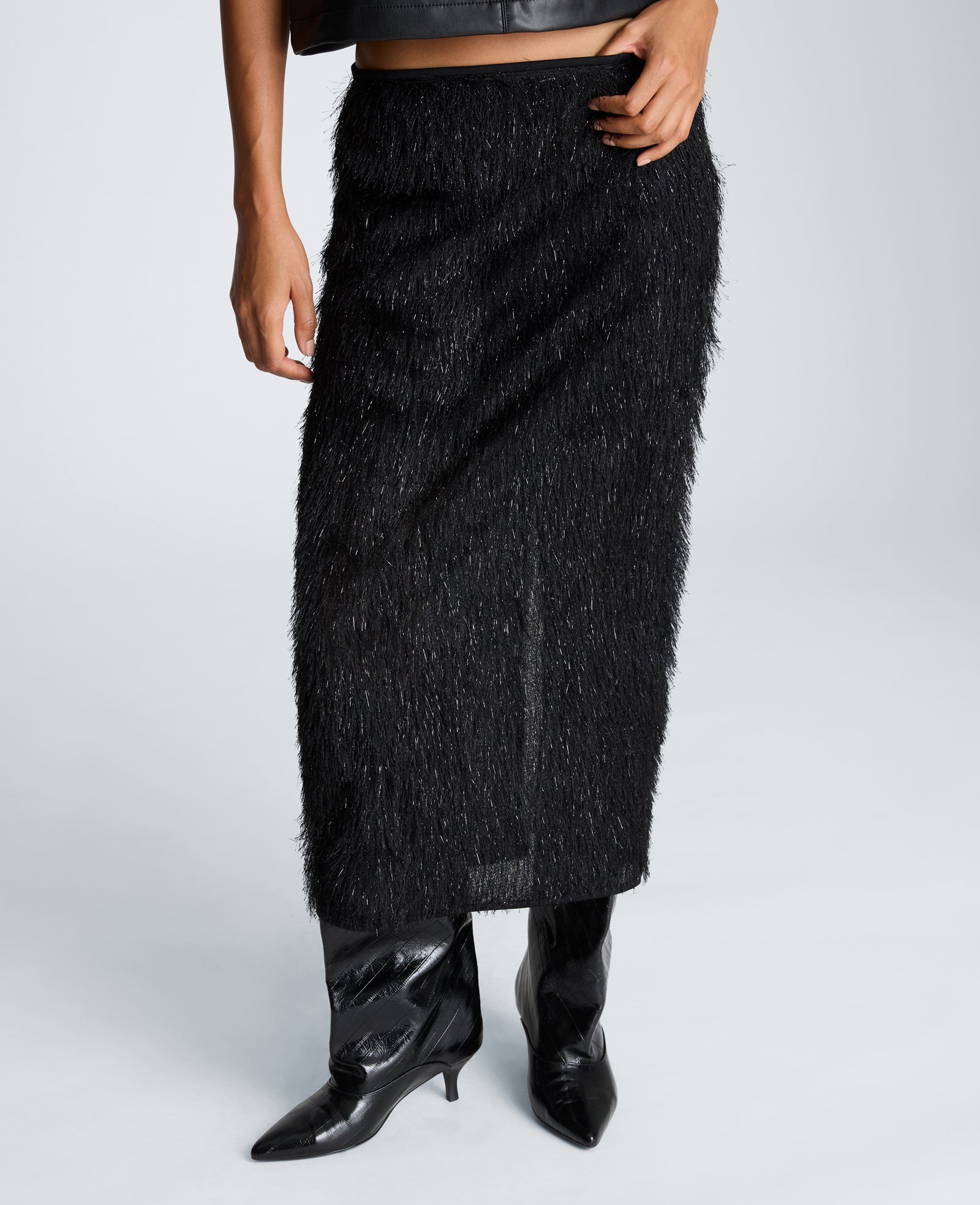 Kenneth Cole Reaction Clothing Pull On Midi Skirt gonna midi nera e argento con frange