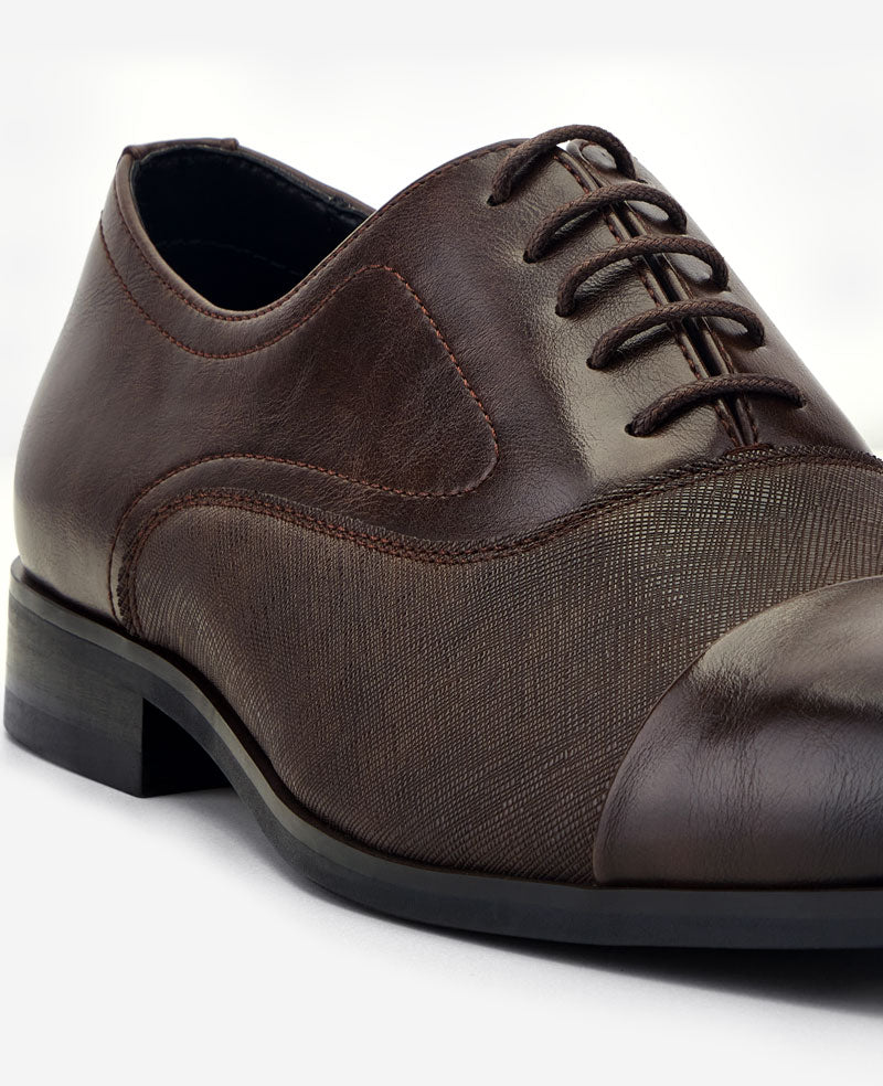 Kenneth Cole Reaction Hector Cap Toe Oxford scarpe marrone scuro 7M con plantare removibile