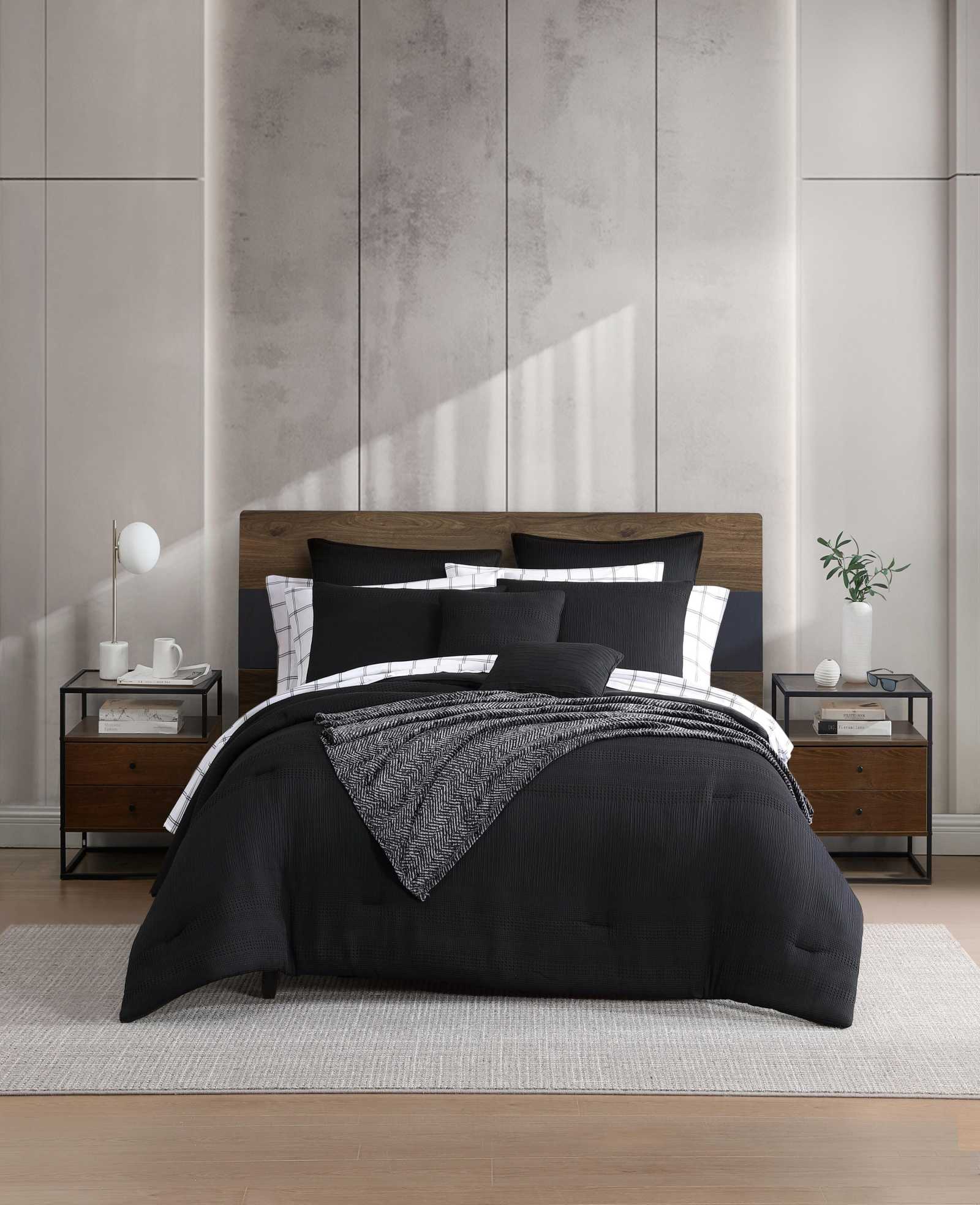 Kenneth Cole Reaction Home & Bedding Variegated Waffle Comforter Set set copriletto nero Queen