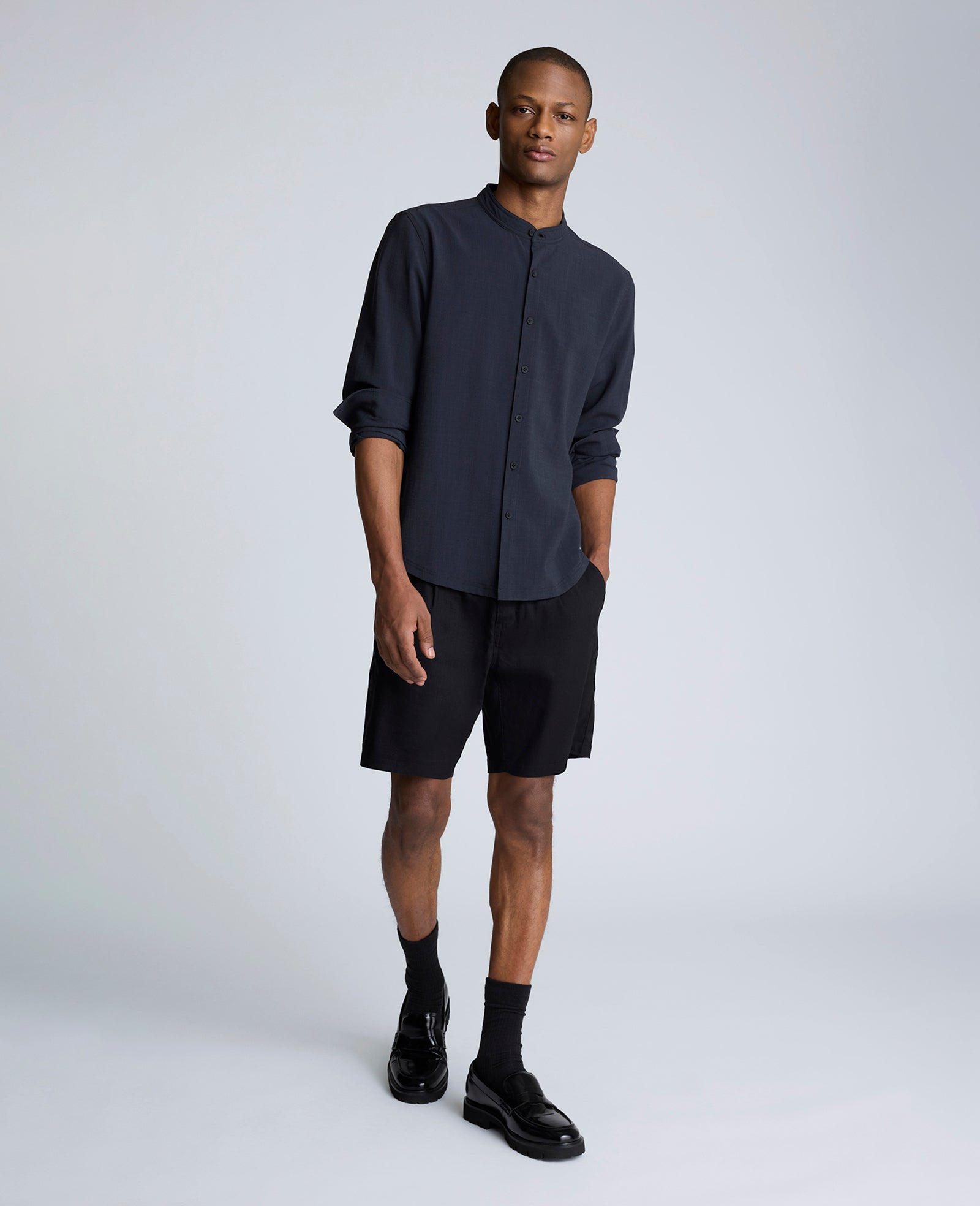 Kenneth Cole Reaction Clothing Performance Pleated Linen Short nero in lino