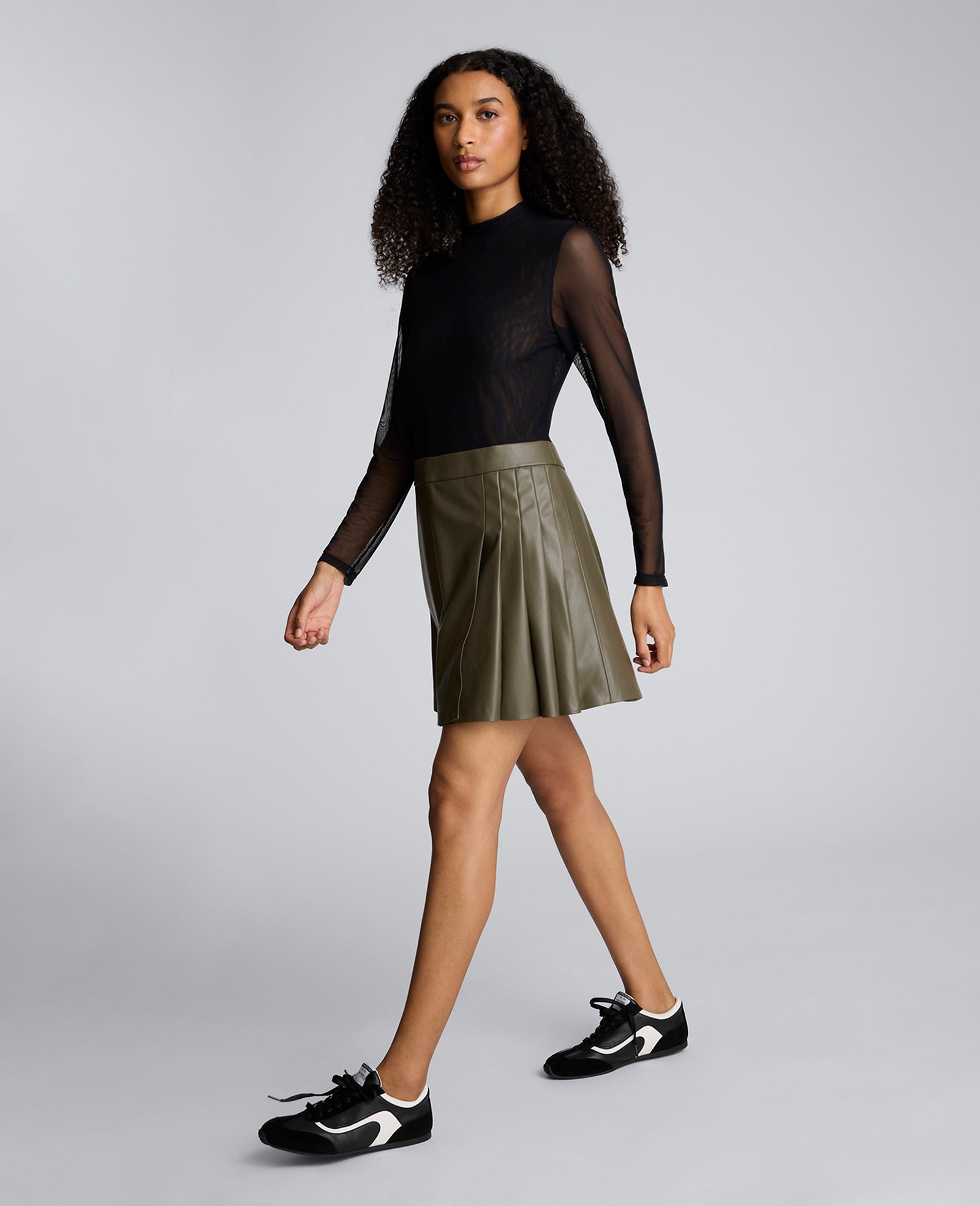 Kenneth Cole Reaction Clothing Jodie Mock Neck Mixed Media Dress abito nero verde con gonna plissettata