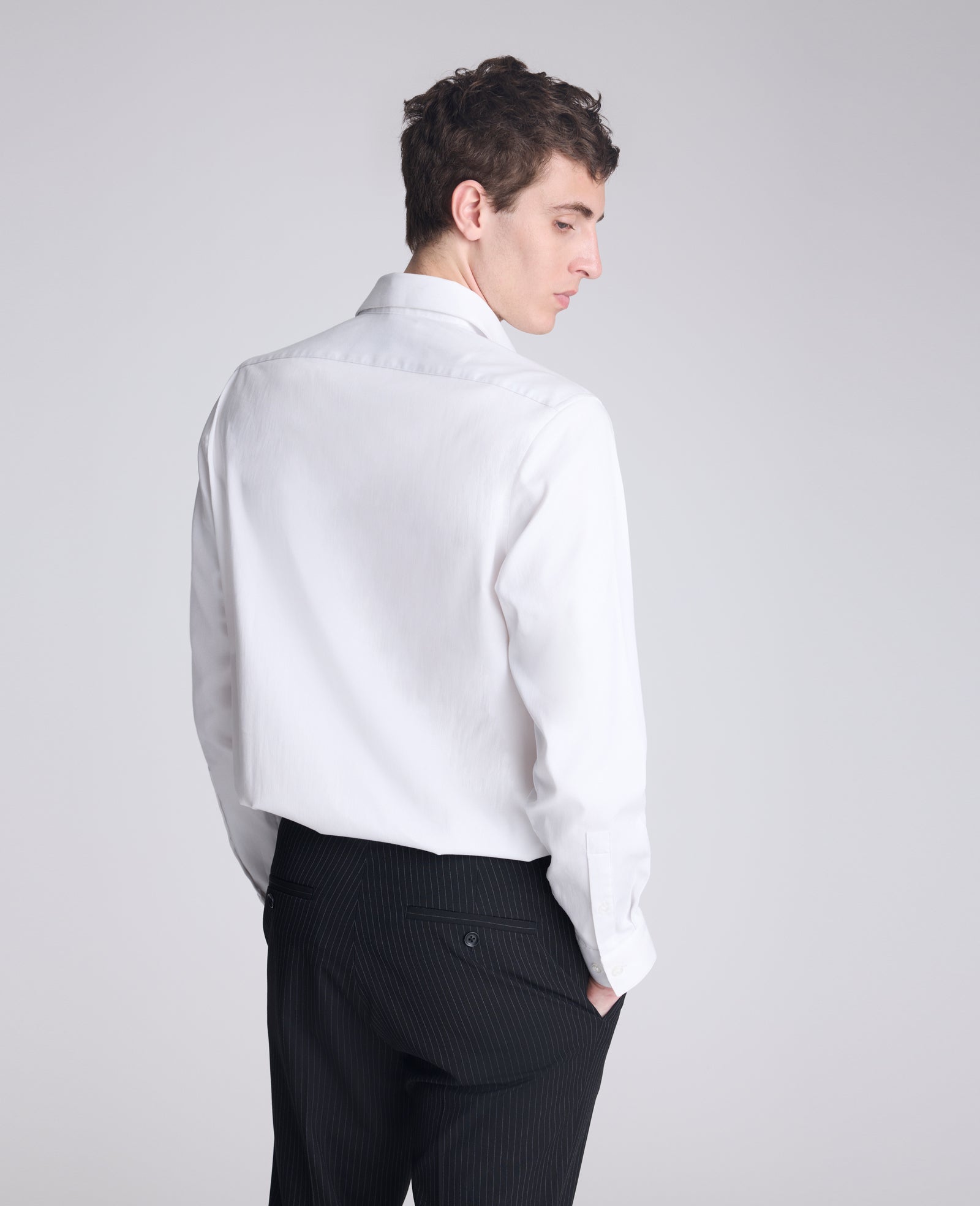 Kenneth Cole Reaction REACTION Slim-Fit Button-Down Dress Shirt camicia bianca slim