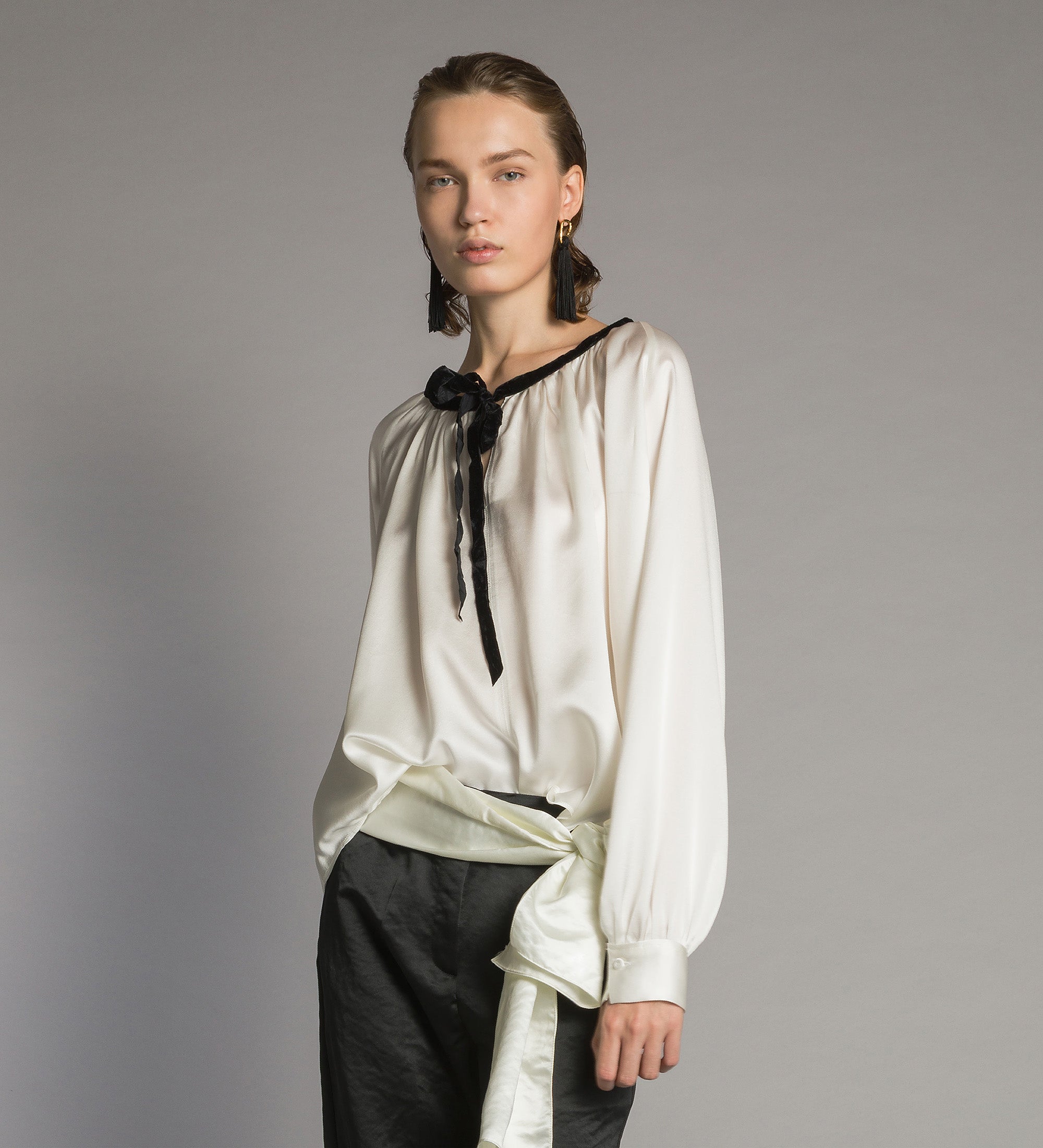 Forte camicie heavy silk satin blouse with a velvet bow blusa bianca