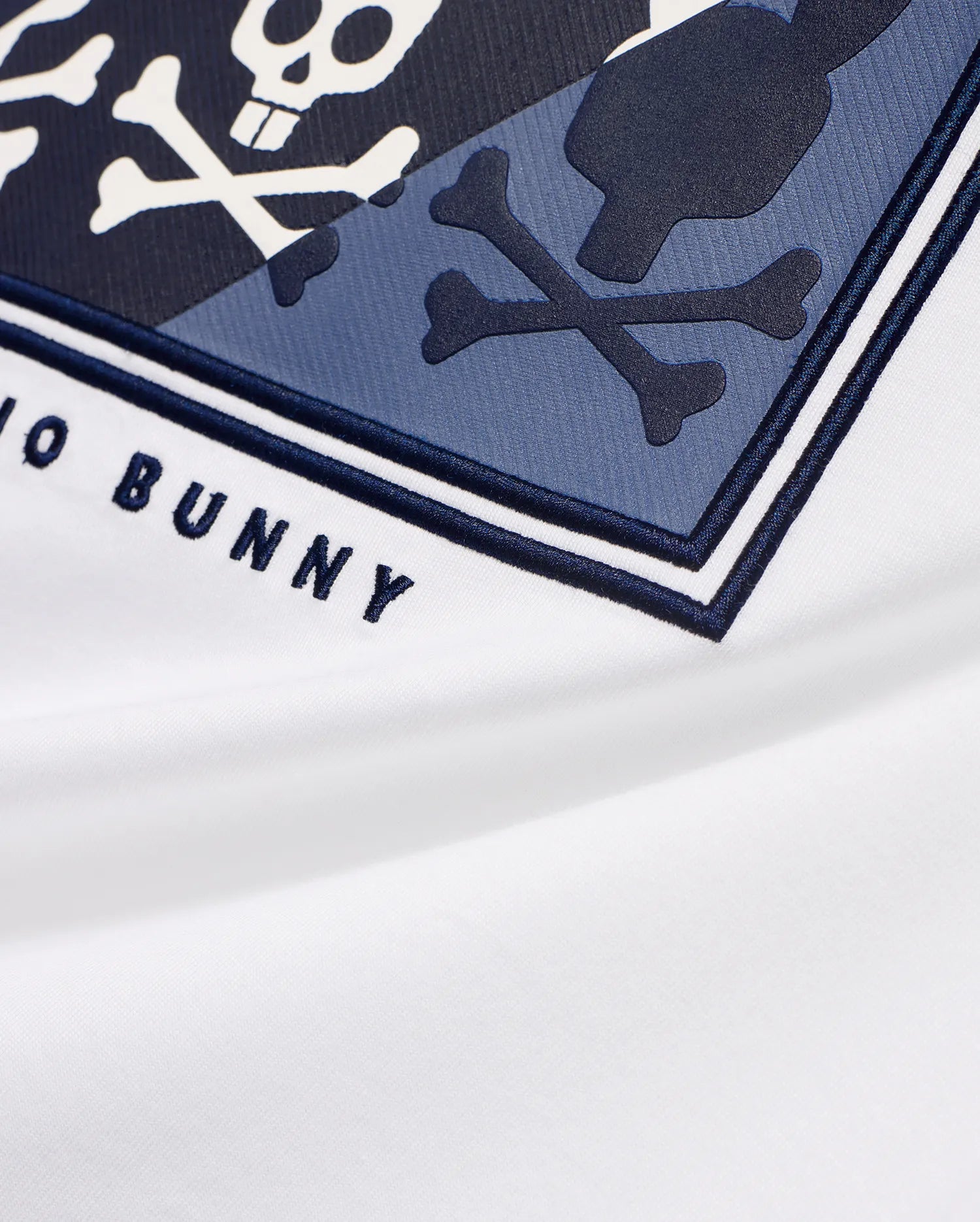 Psycho Bunny Men's Tees Desmond Graphic Tee t-shirt bianca in cotone Pima