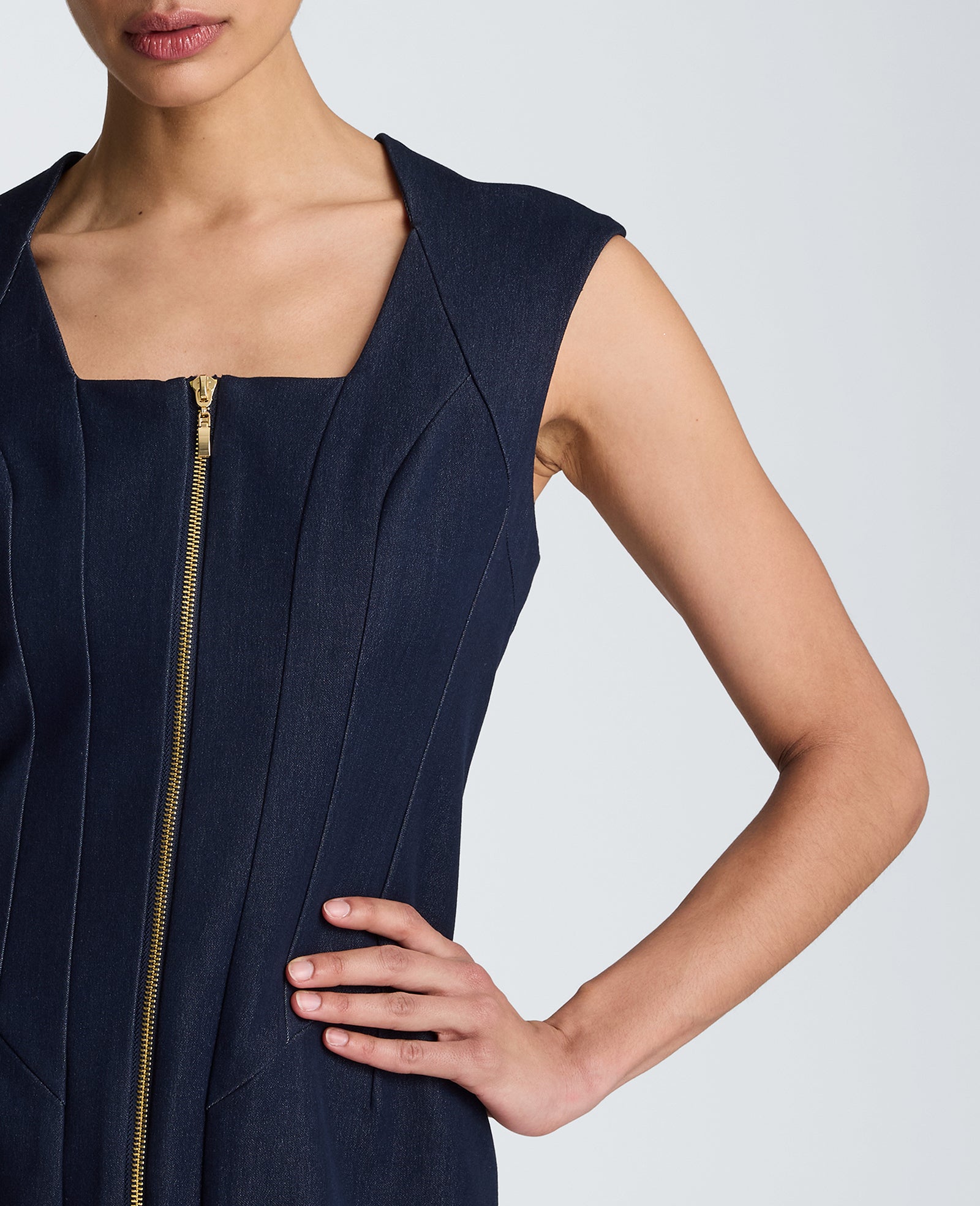 Kenneth Cole Reaction Clothing Halter Neck Zipper Front Mini Dress abito indaco effetto denim
