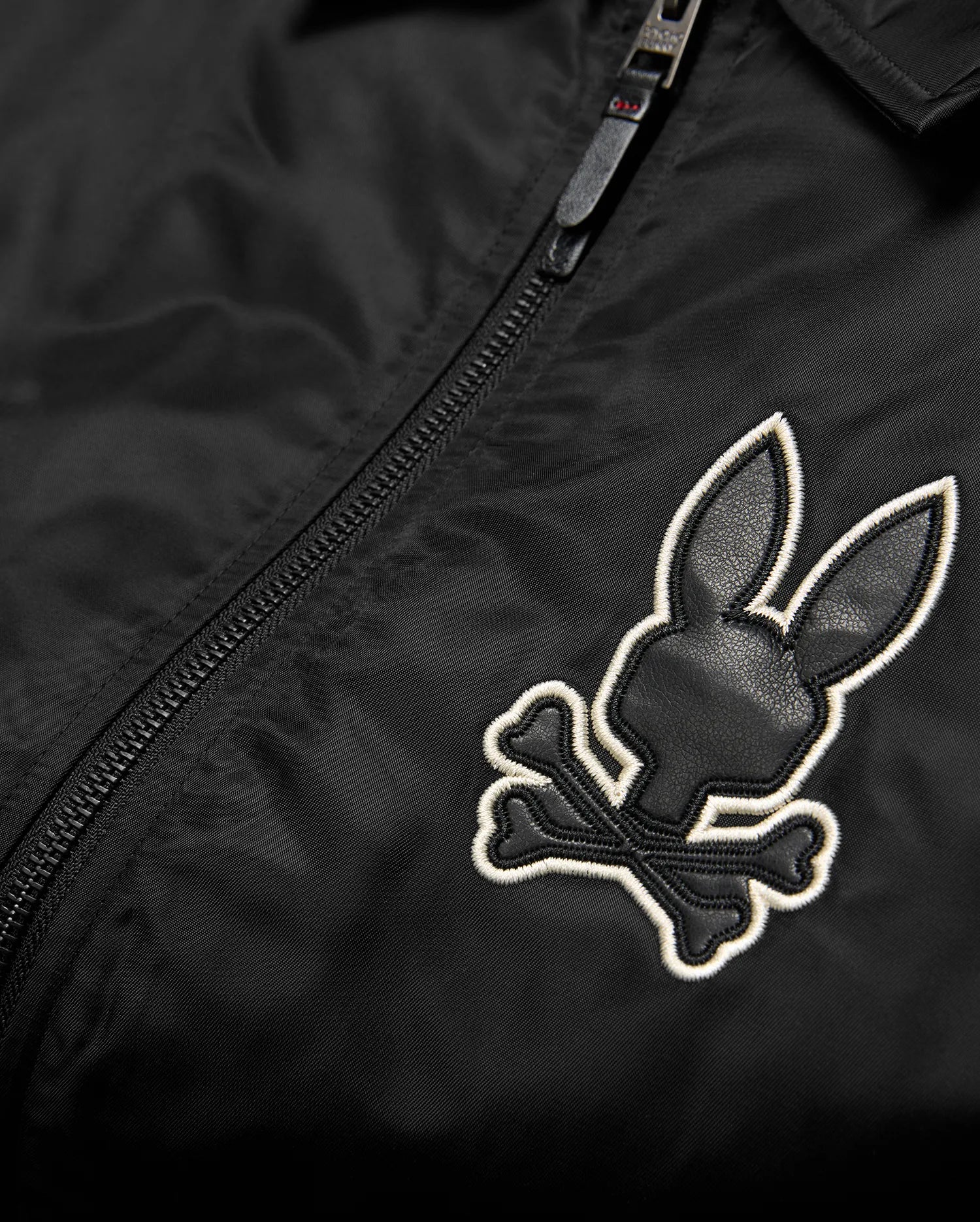 Psycho Bunny Jackets Men's Nathaniel Satin Coach Jacket MO1100068 giacca nera in raso
