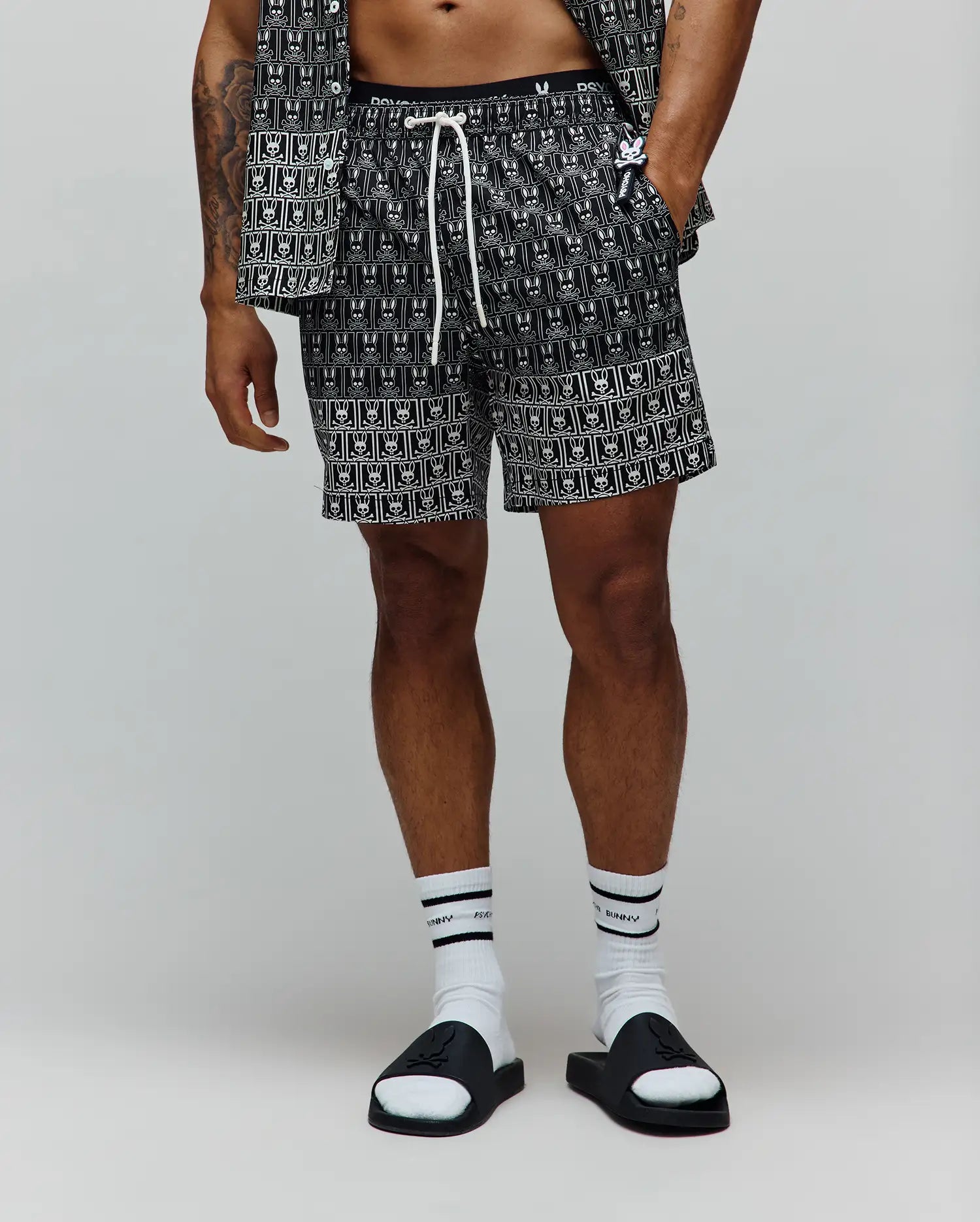 Psycho Bunny Men's Swimwear MENS KEON ALL OVER BUNNY SWIM TRUNK 6 MO1000099 costume uomo nero