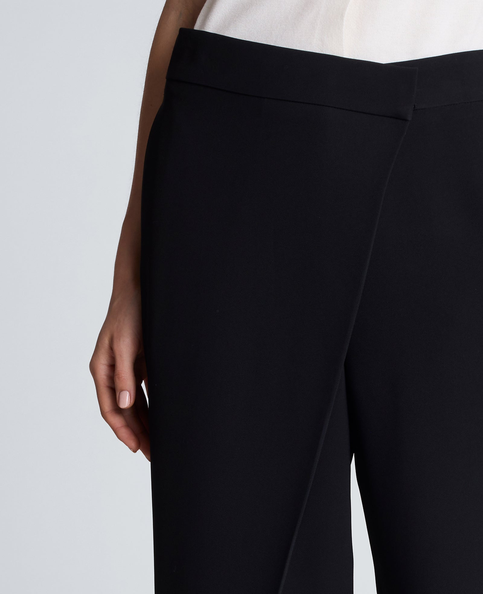 Kenneth Cole Reaction Clothing Fly Front Wide Leg Asymmetrical Crossover Pant pantaloni neri vita alta