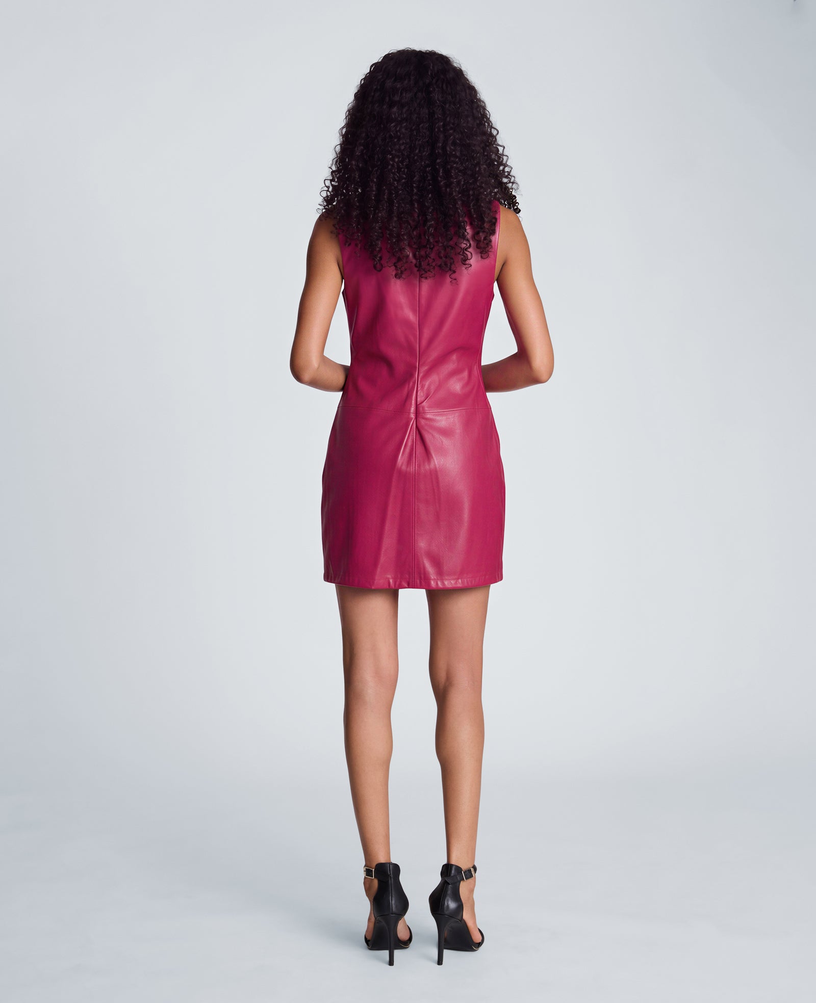 Kenneth Cole Reaction Clothing High Neck Hourglass Mini Vegan Leather Dress abito corto Red Plum