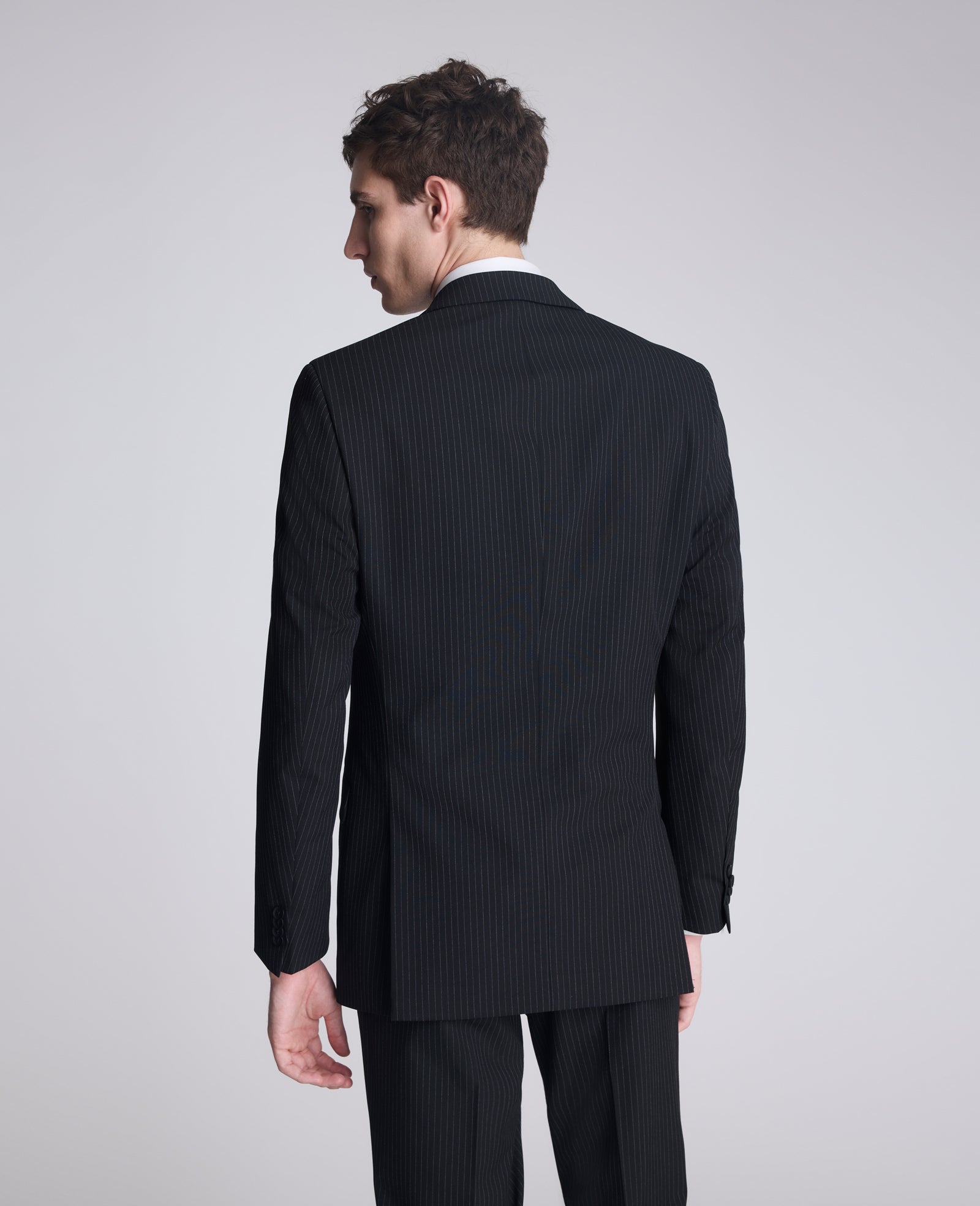 Kenneth Cole Reaction Clothing Ready Flex Slim Fit Pinstripe Nested Suit abito nero gessato slim fit