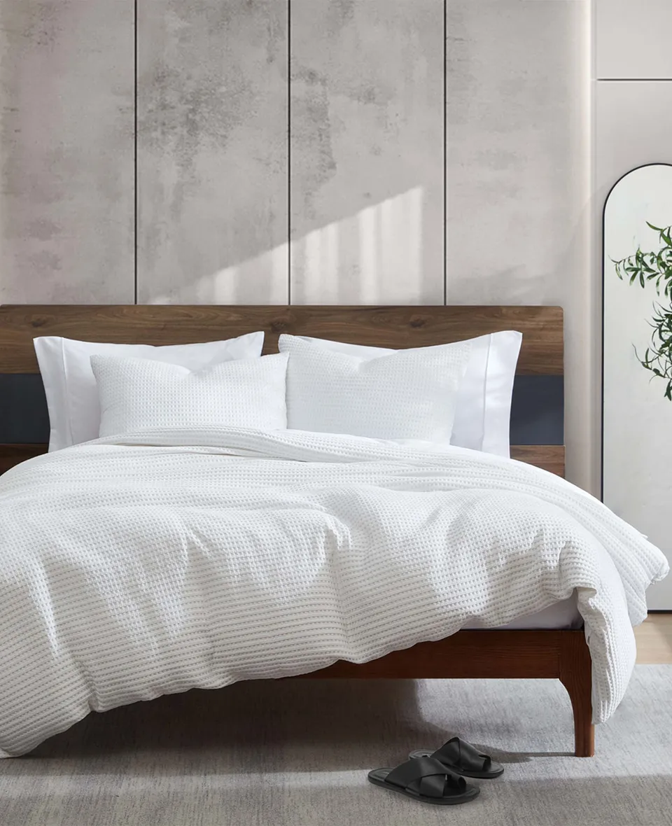 Kenneth Cole Reaction Home & Bedding Reversible Solid White Waffle Comforter Set trapunta bianca