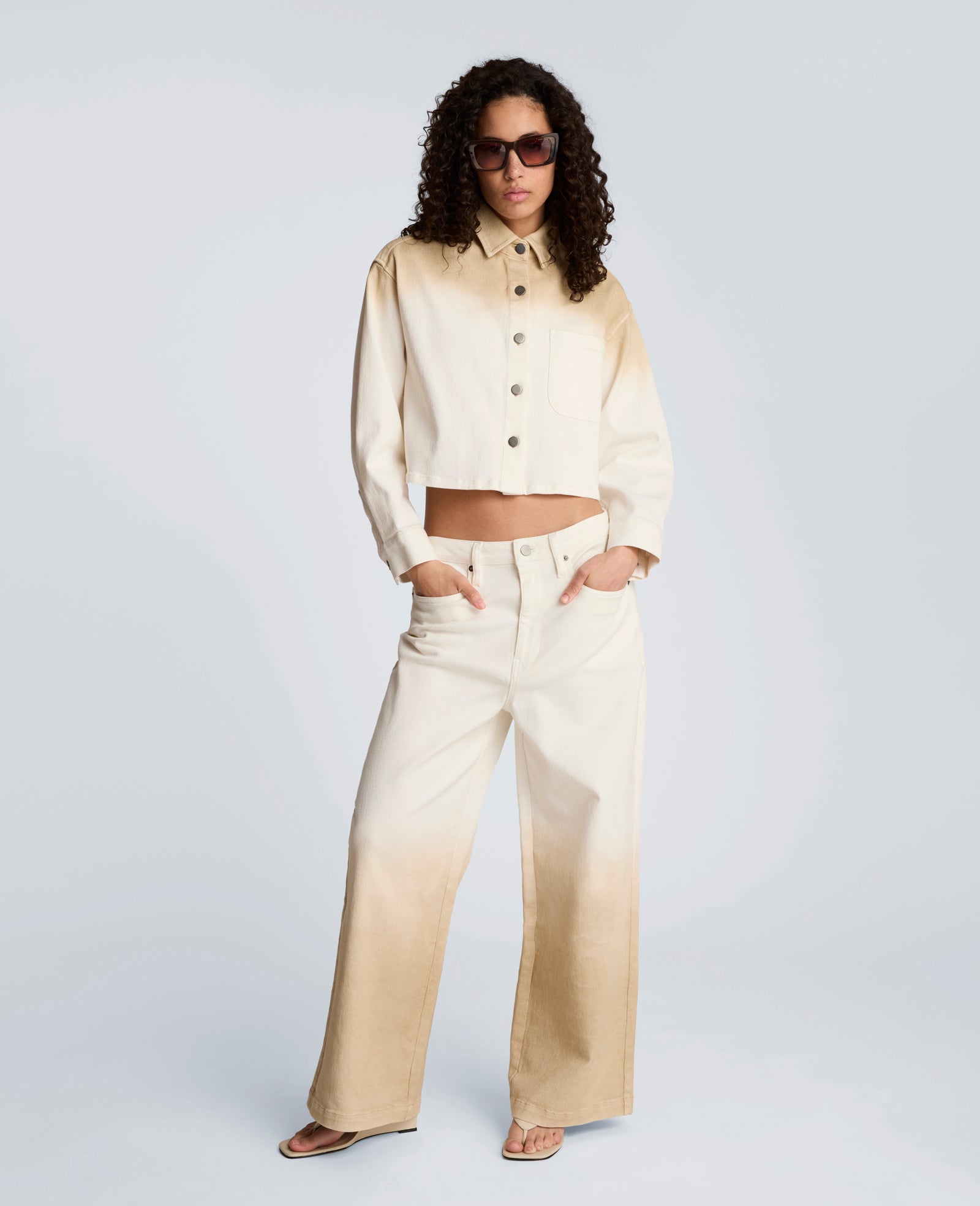 Kenneth Cole Reaction Gradient Oversized Cropped Shacket in Comfort Stretch Denim giacca corta sfumata